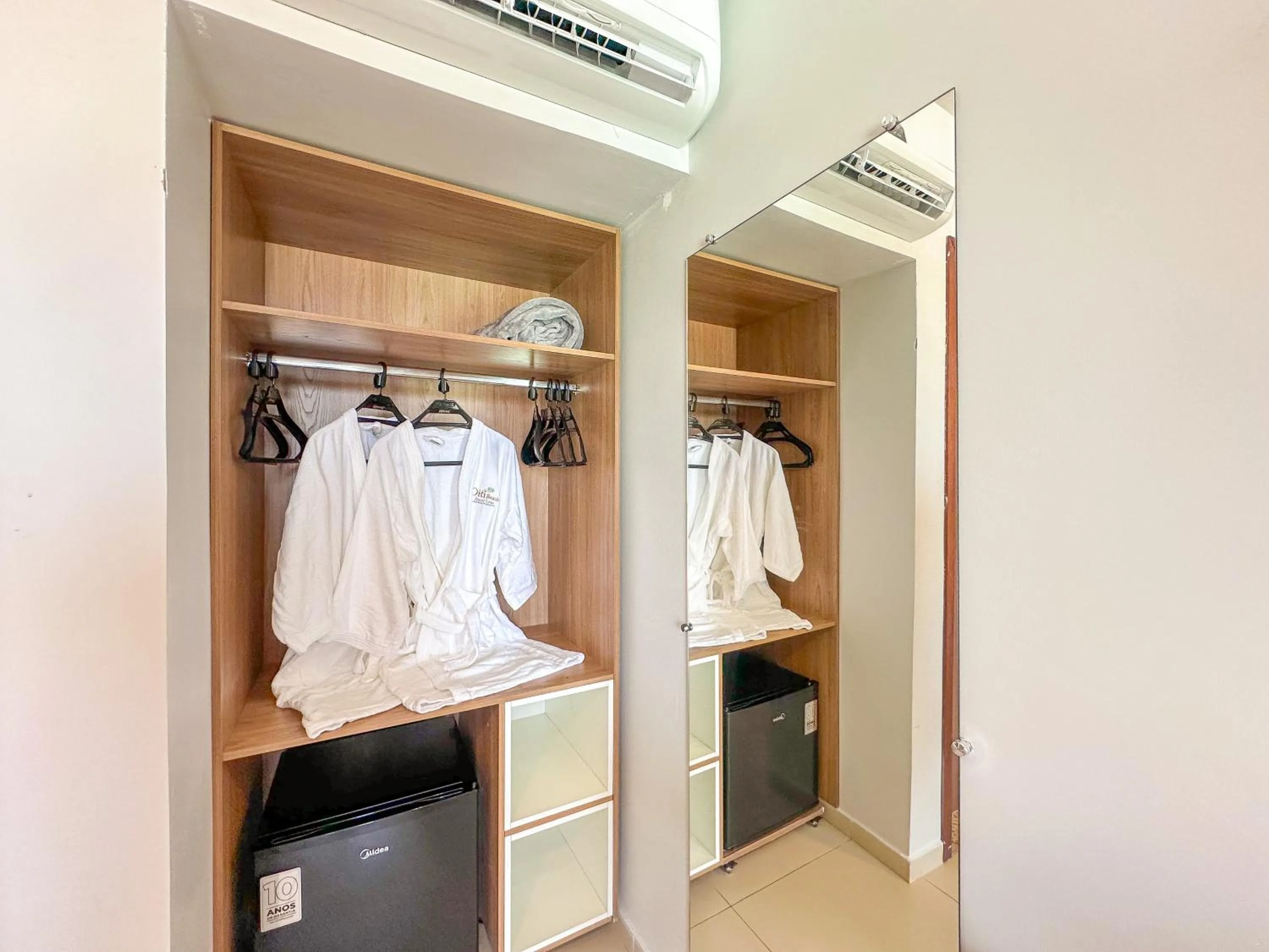 wardrobe in Oiti Beach Resort Tutoia