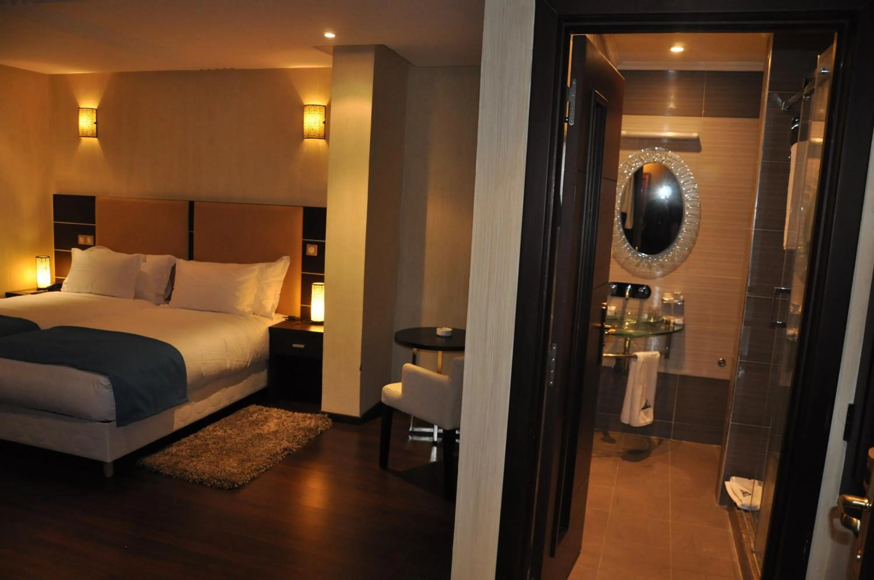 Bathroom, Bed in Hotel Emilio Moretti