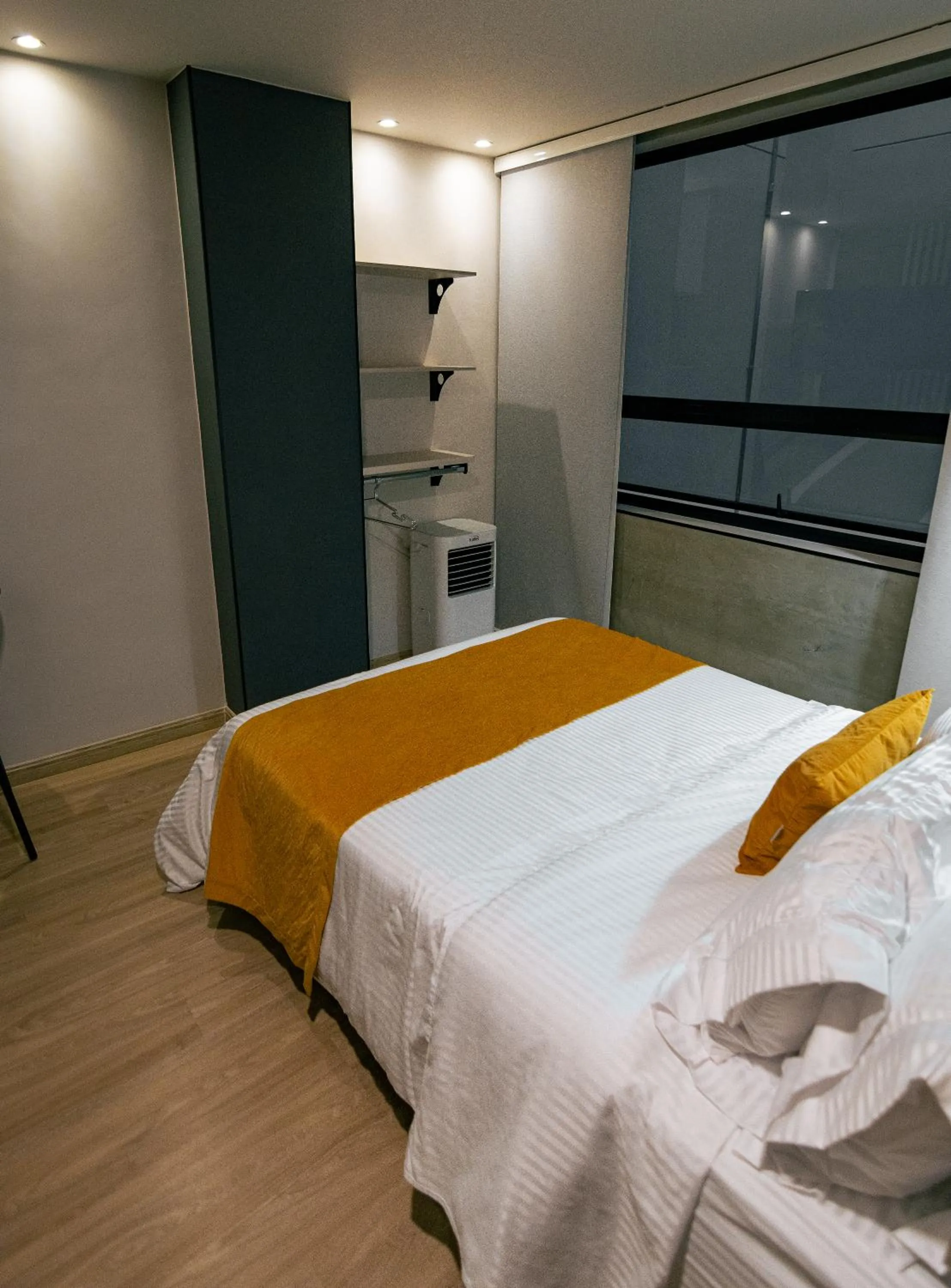 Bed in Balmoral Plaza Hotel