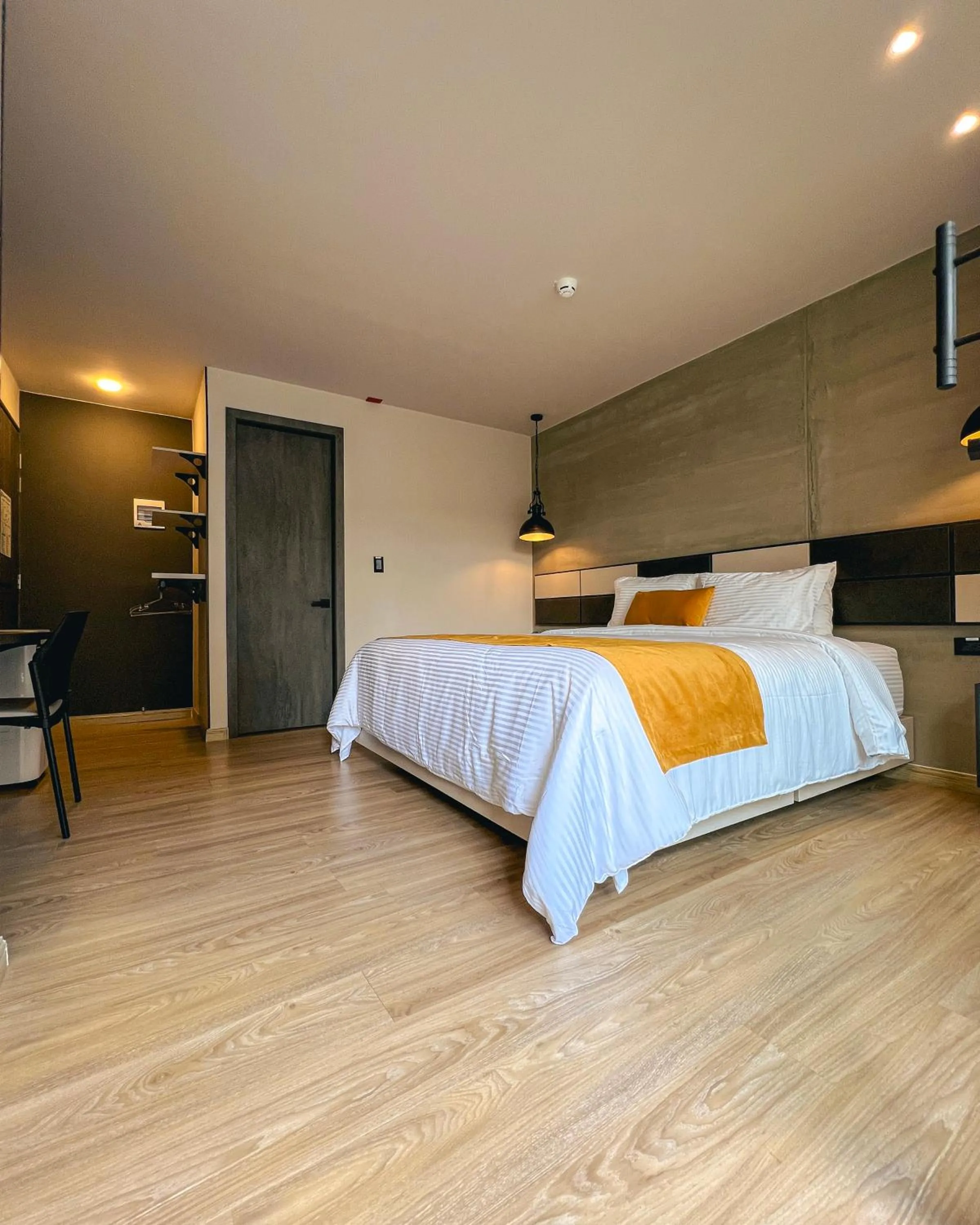 Bed in Balmoral Plaza Hotel