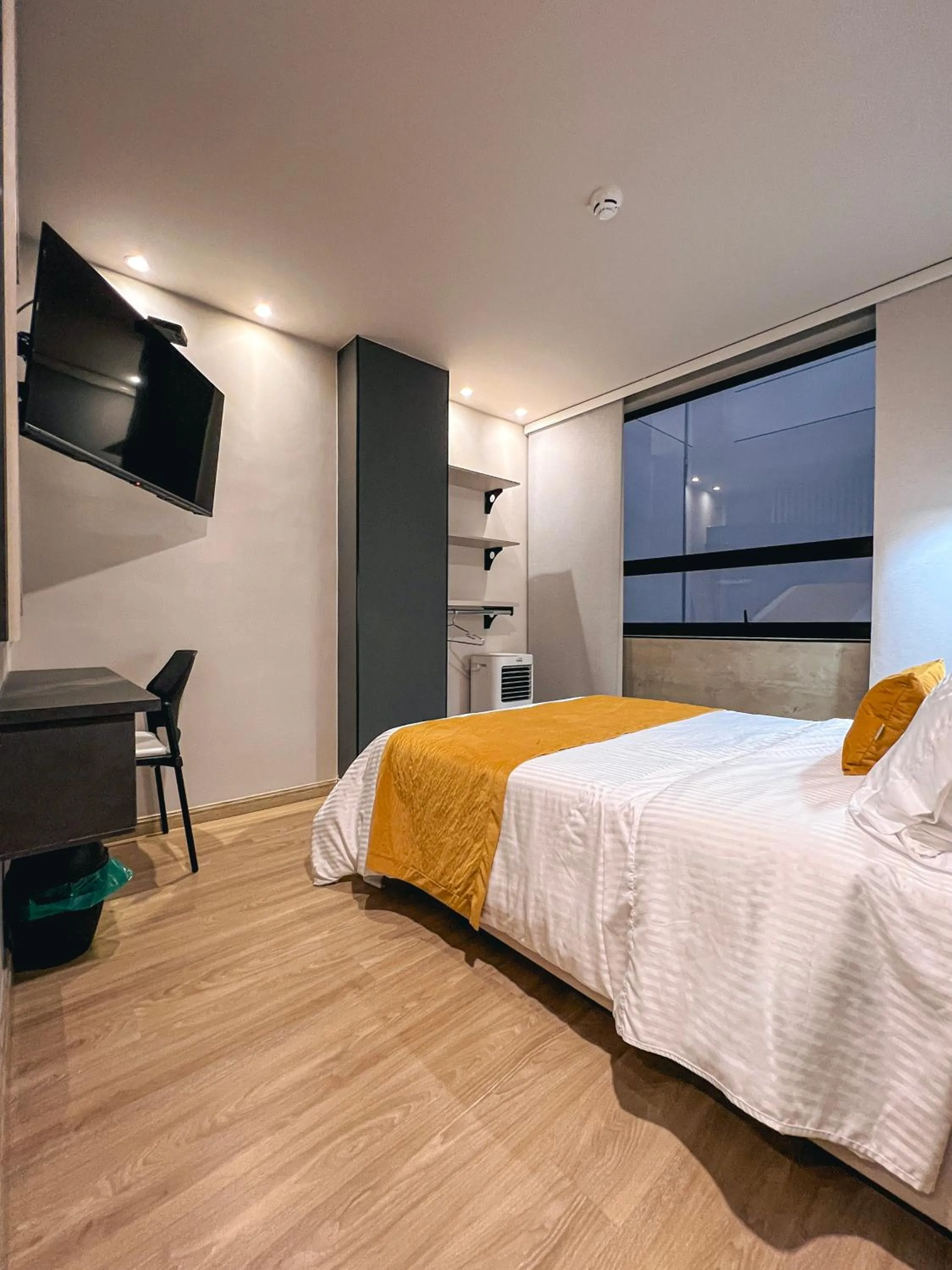 Bed in Balmoral Plaza Hotel