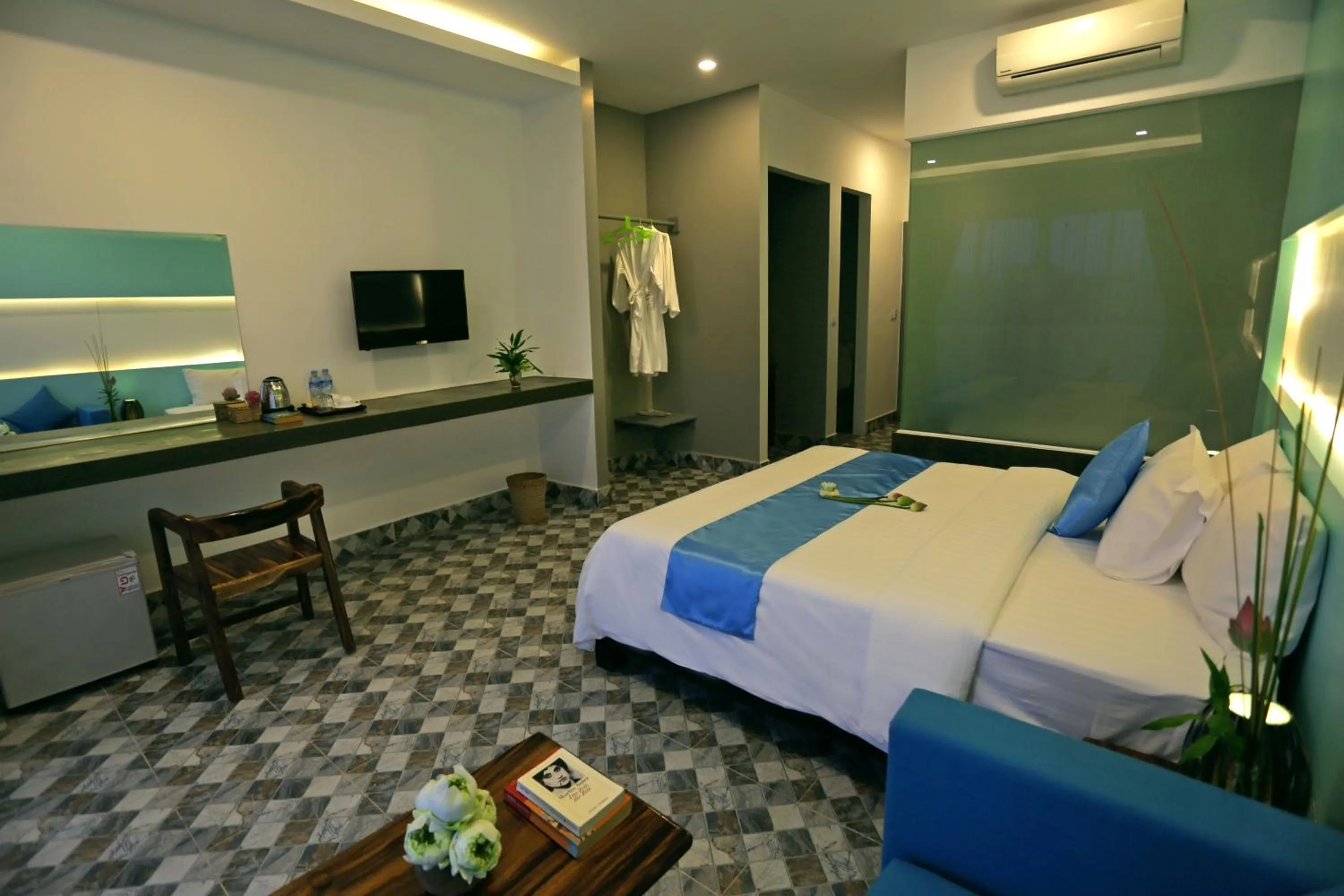 Photo of the whole room, Bed in Angkor Sweet Night Hotel