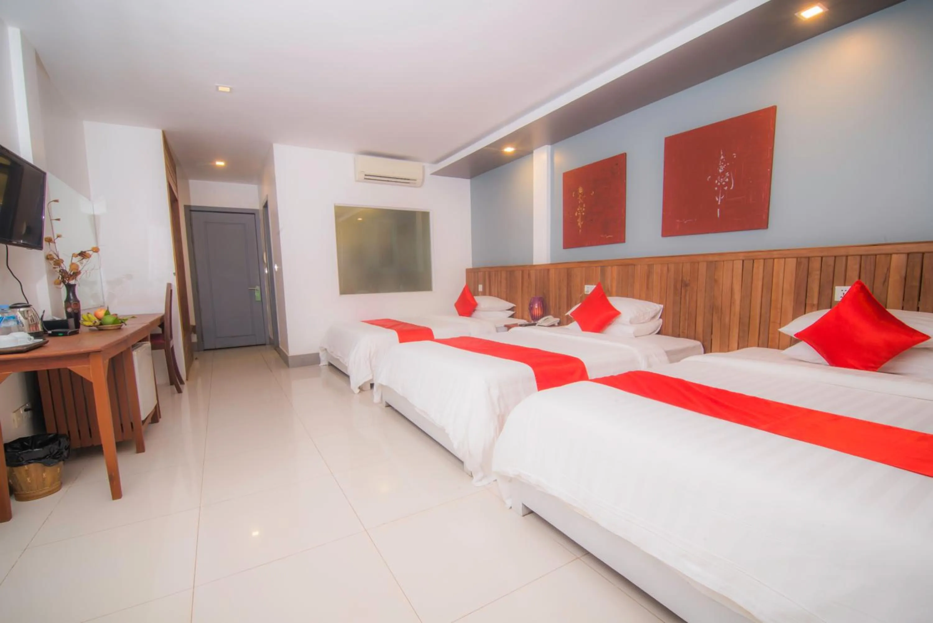 Photo of the whole room, Bed in Angkor Sweet Night Hotel