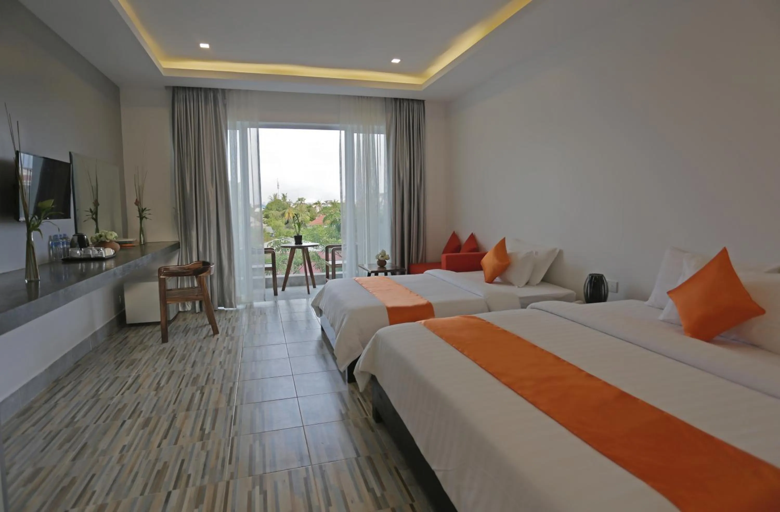 Pool view, Bed in Angkor Sweet Night Hotel