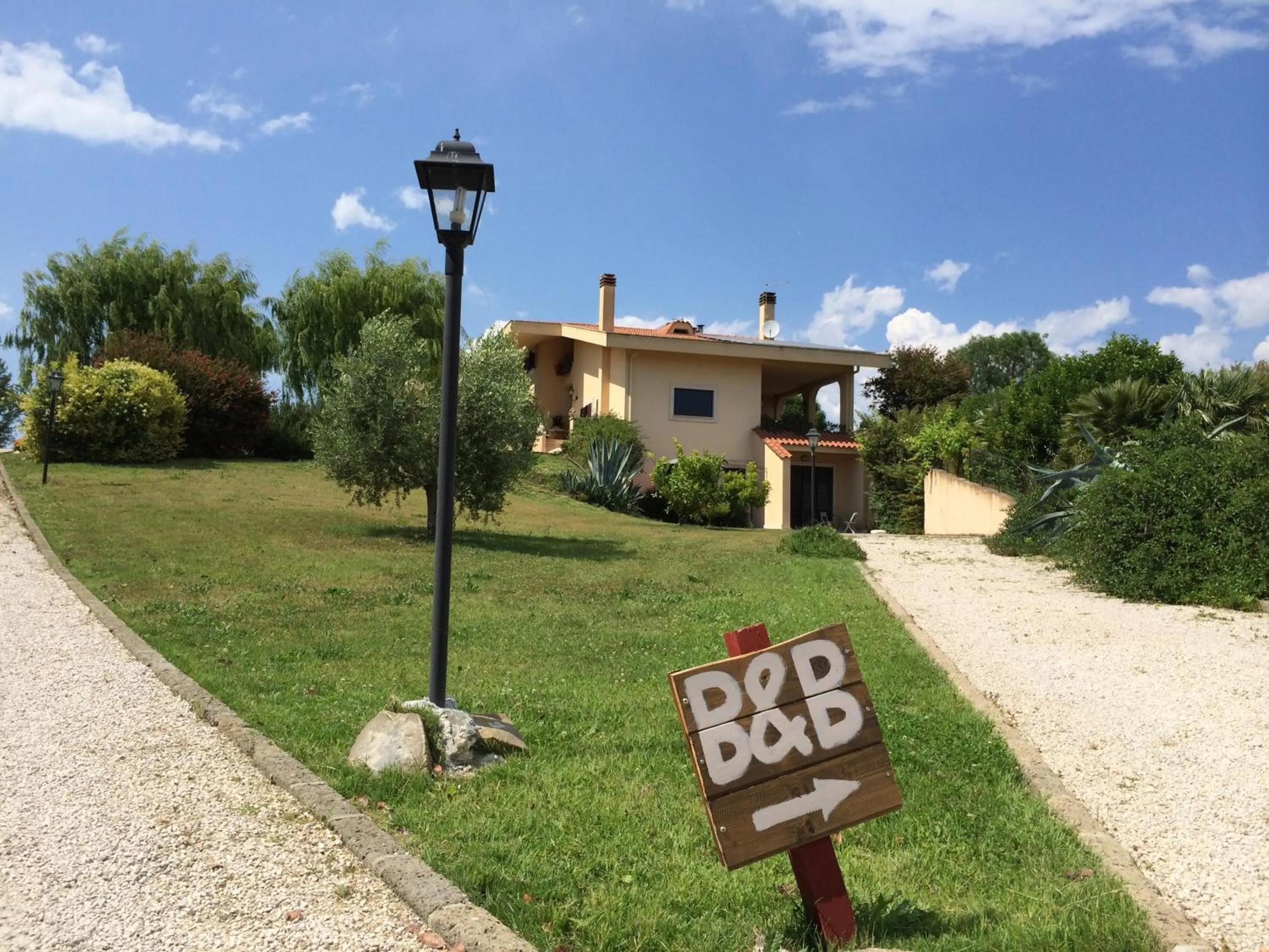 Facade/entrance in B&B Millennium