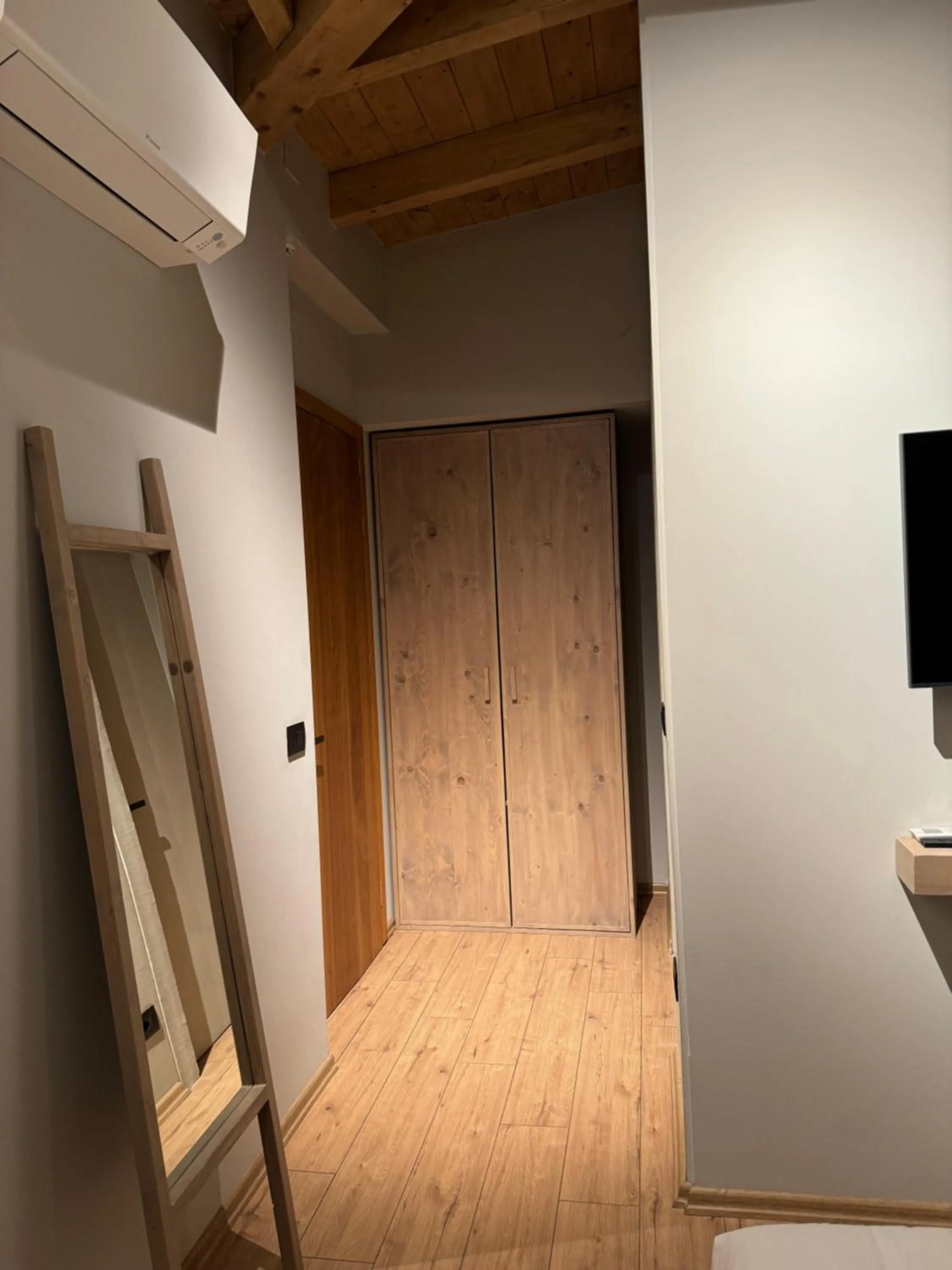 wardrobe in Faces & Places Boutique Hotel