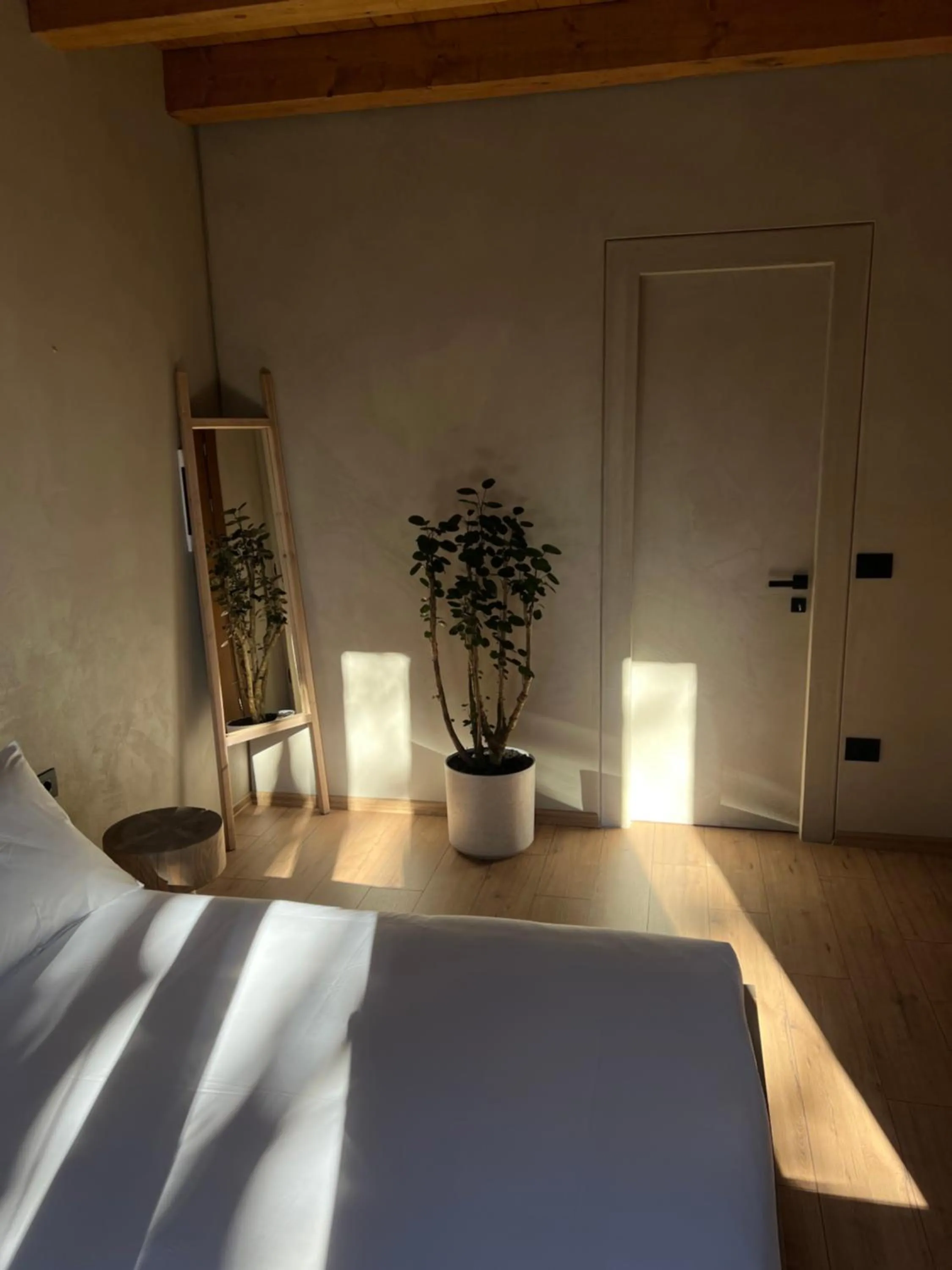 Bed in Faces & Places Boutique Hotel