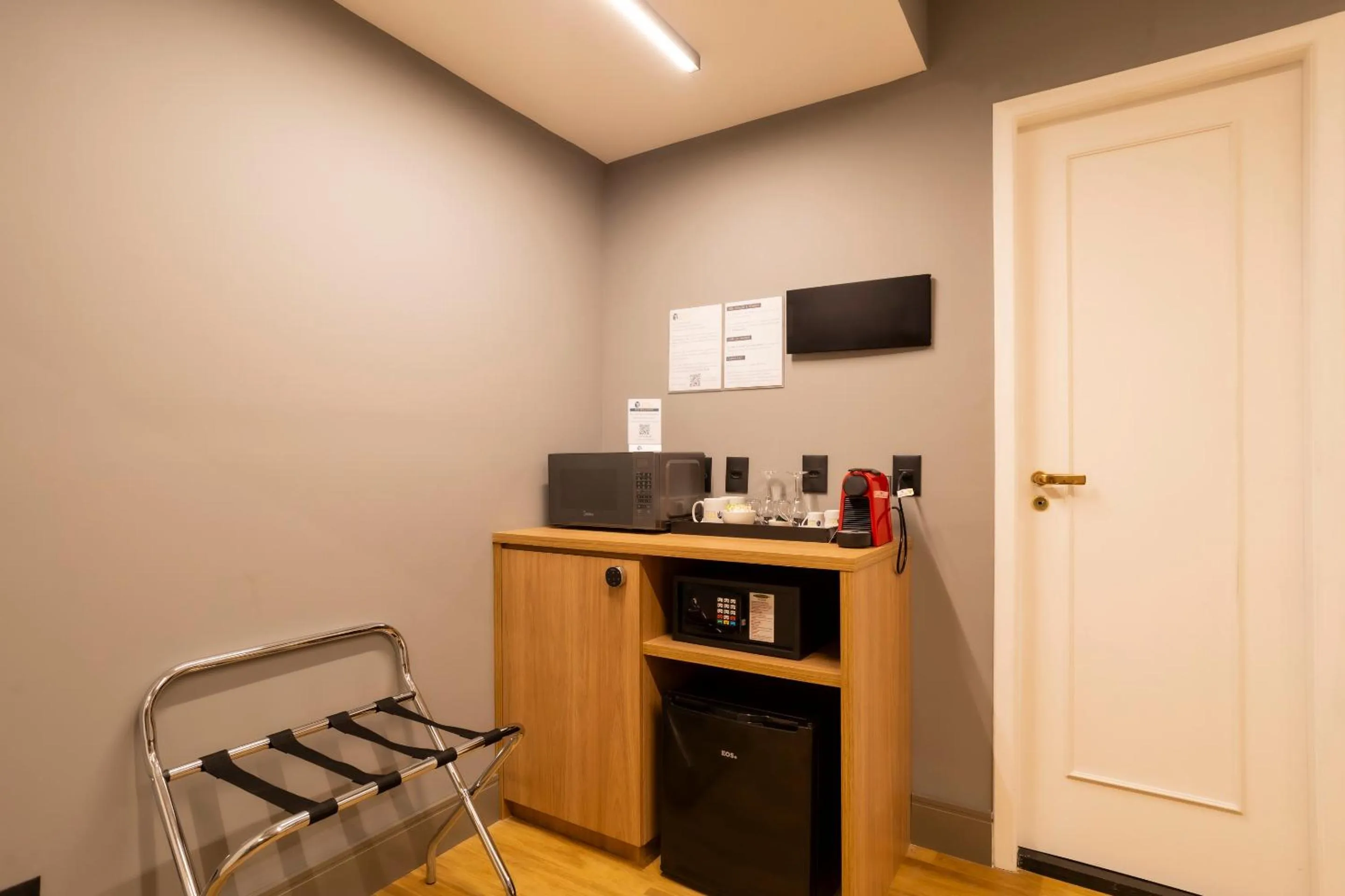 microwave in You Stay at Vila Olimpia - The World