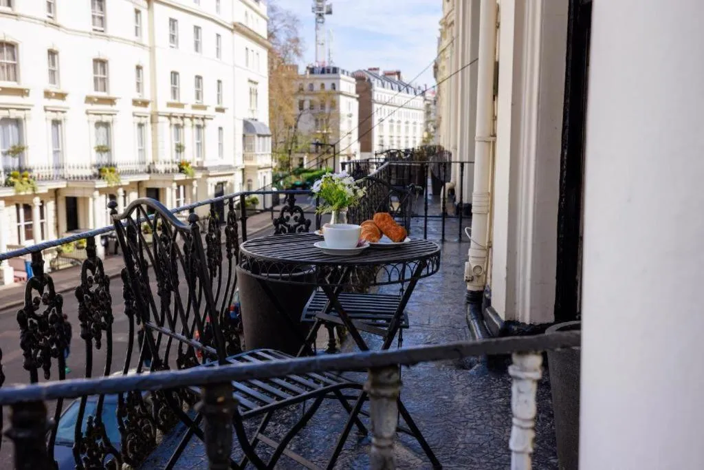 Balcony/Terrace in Vancouver Hotel and Studios