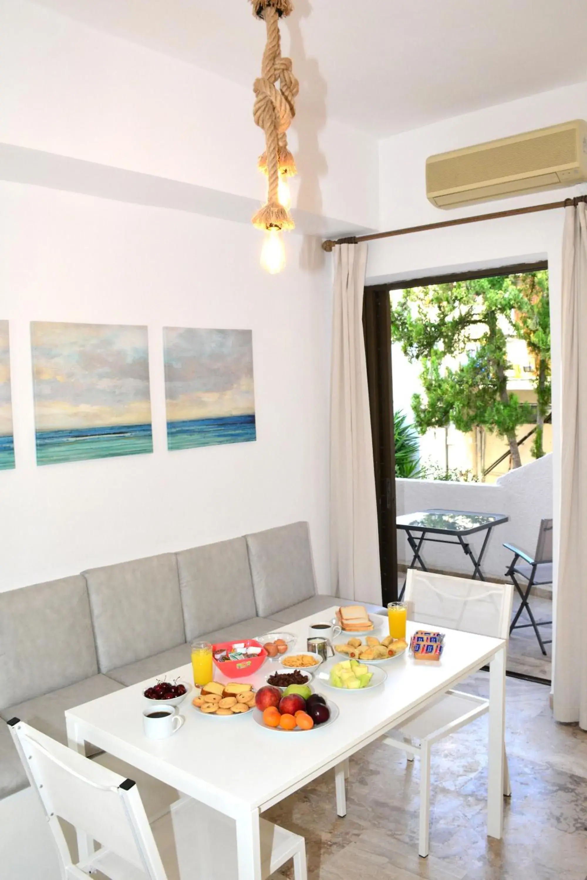 Deluxe Triple Room in Golden Star Praxitelous Deluxe Triple Room in Golden Star Praxitelous