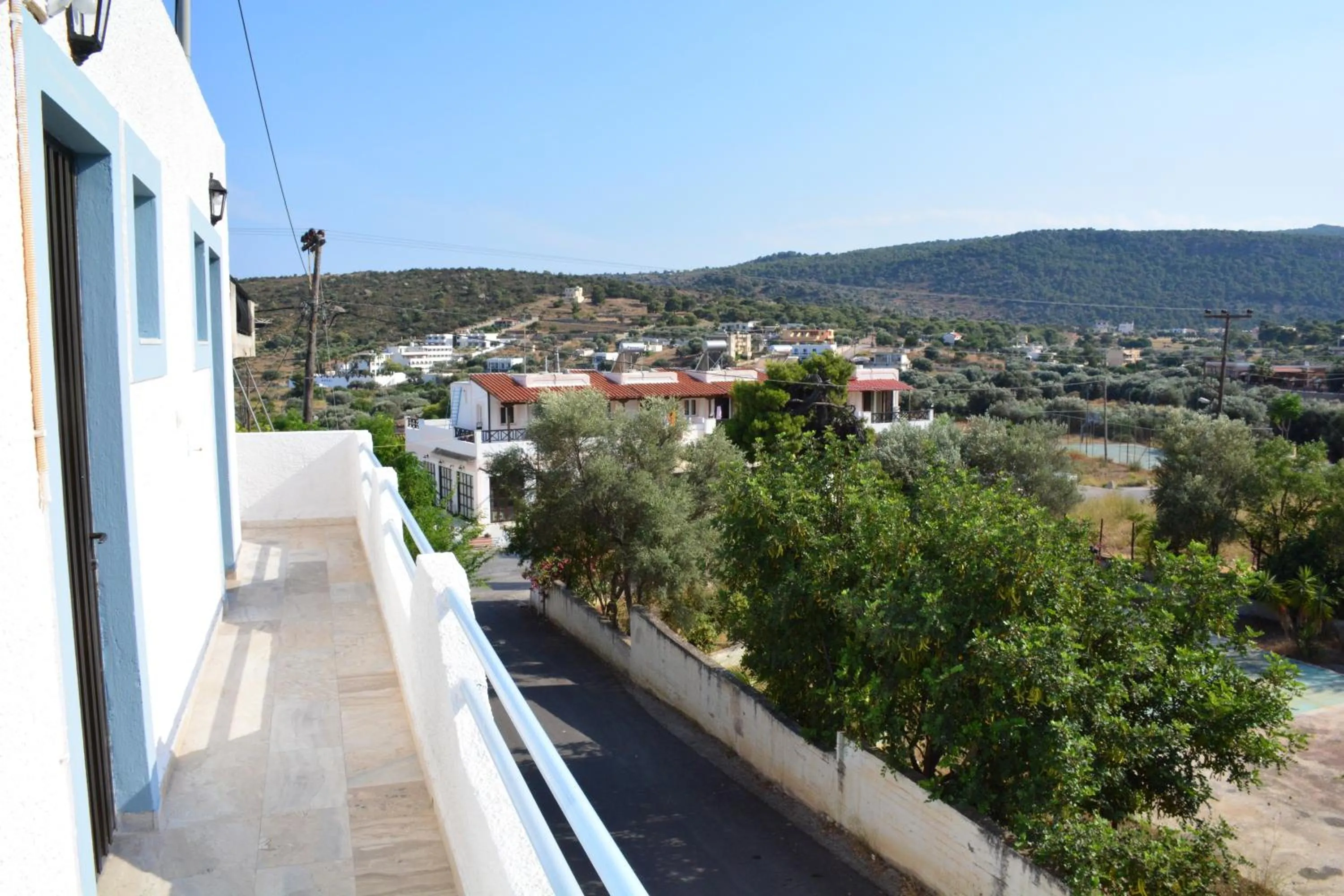 Mountain view in Golden Star Praxitelous