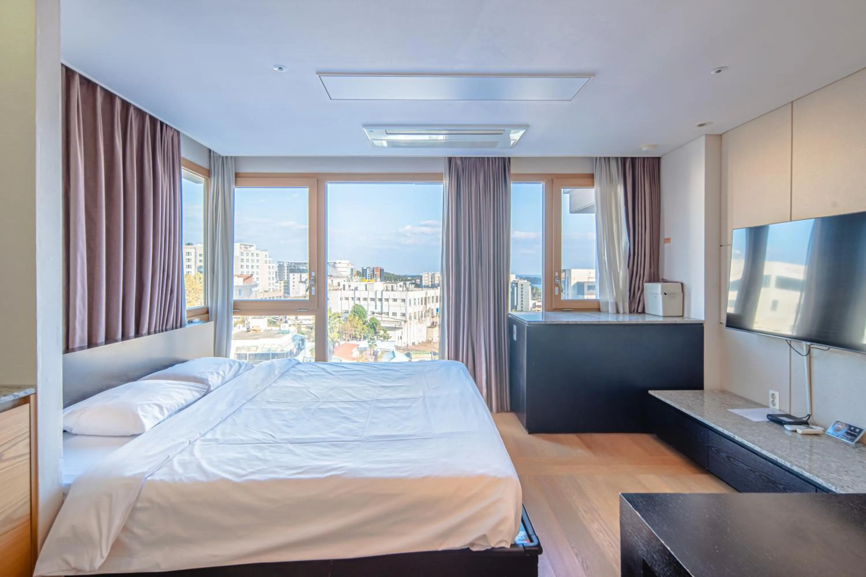 From H Oceanpalace Hotel Jeju