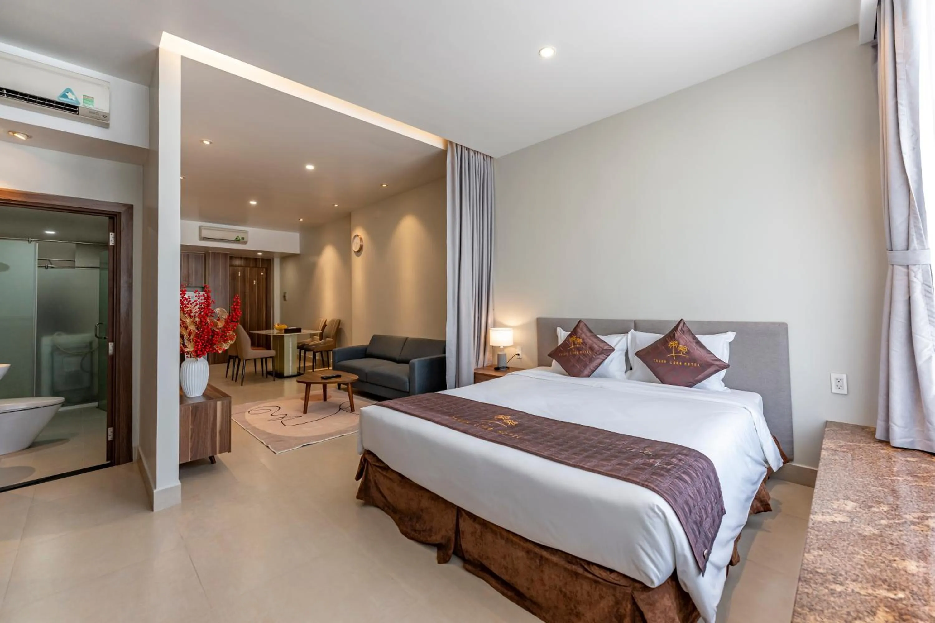 Bed in Thanh Long Hotel - Apartment