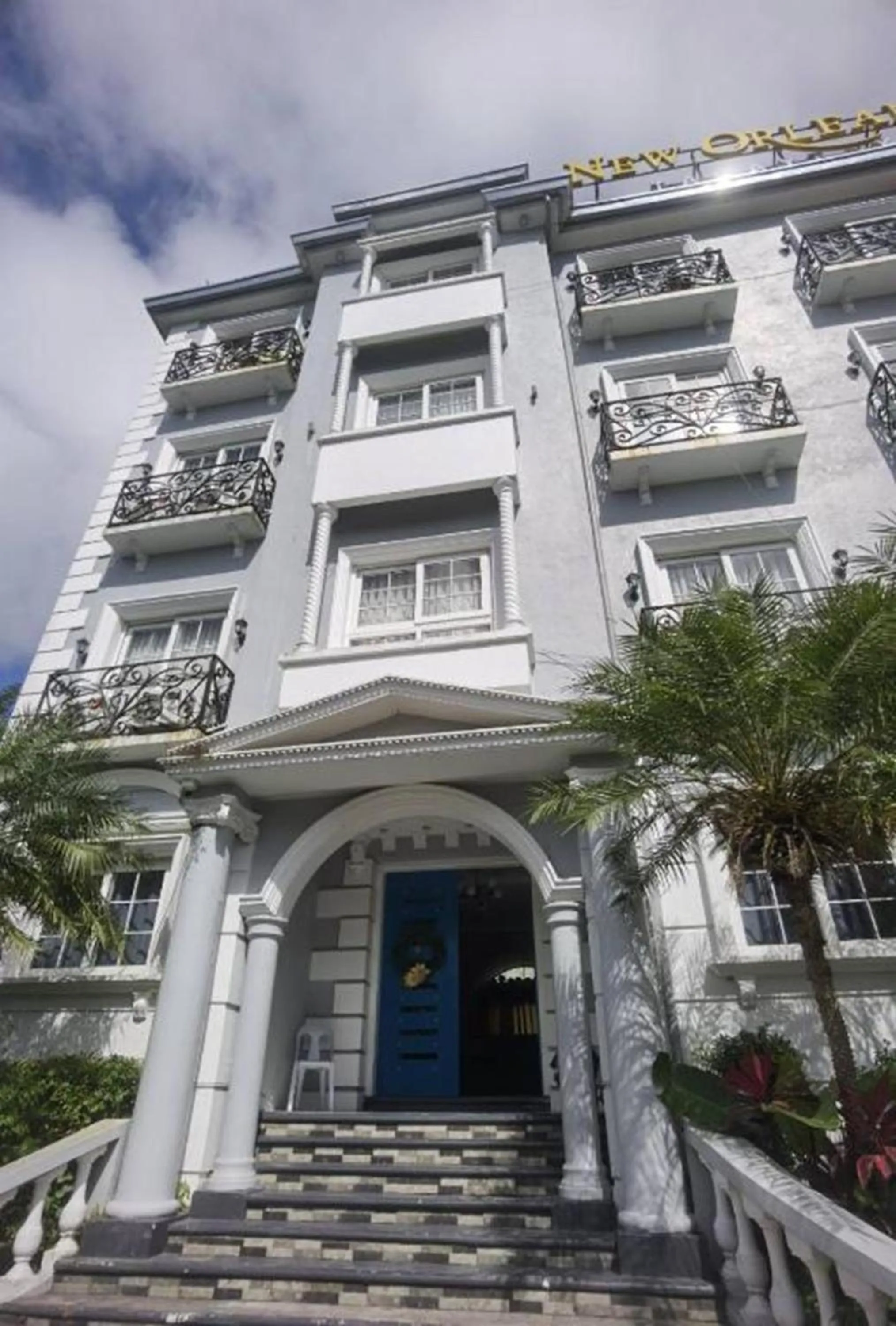 Property building in New Orleans Tagaytay