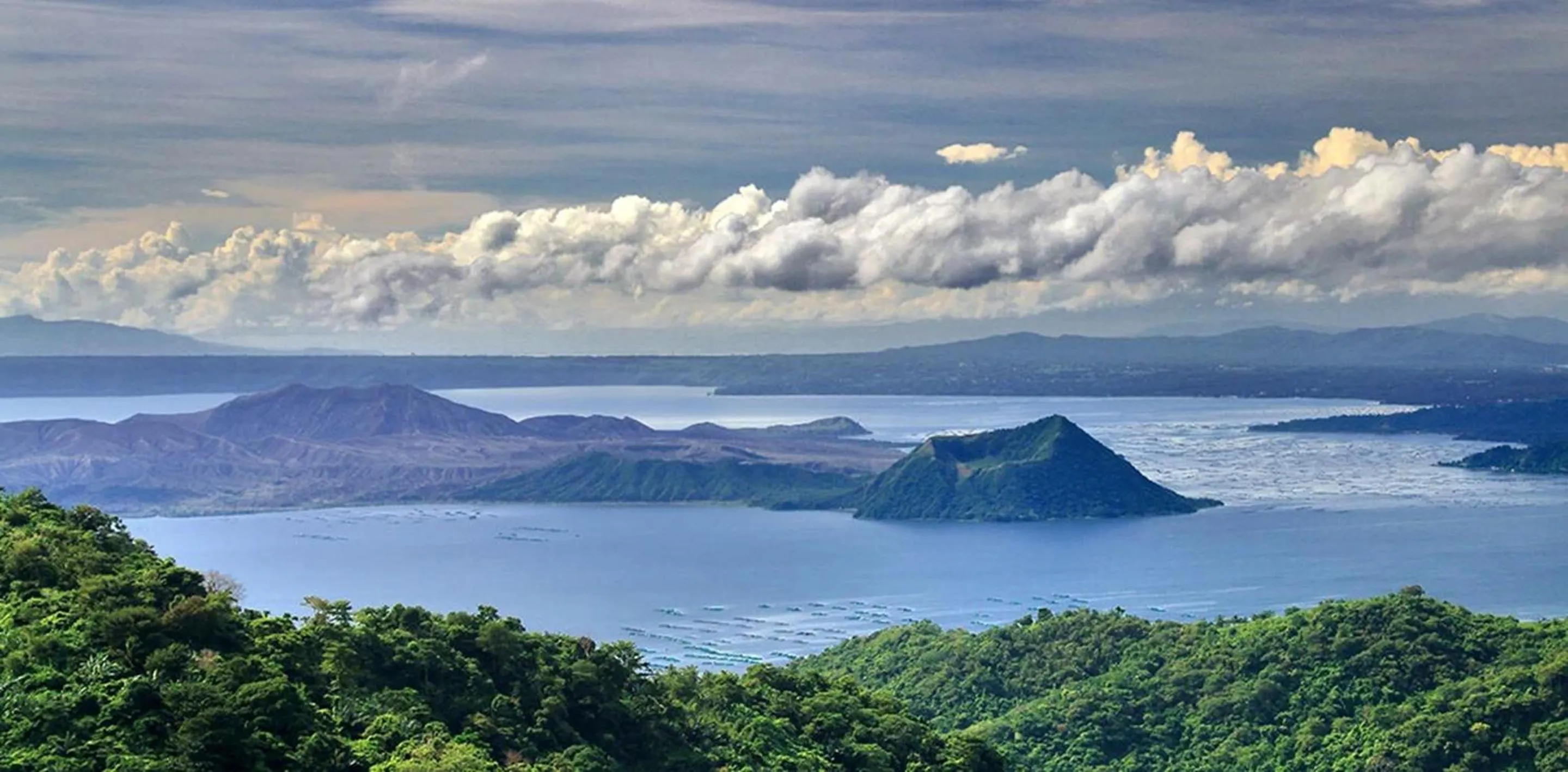 Property building in New Orleans Tagaytay