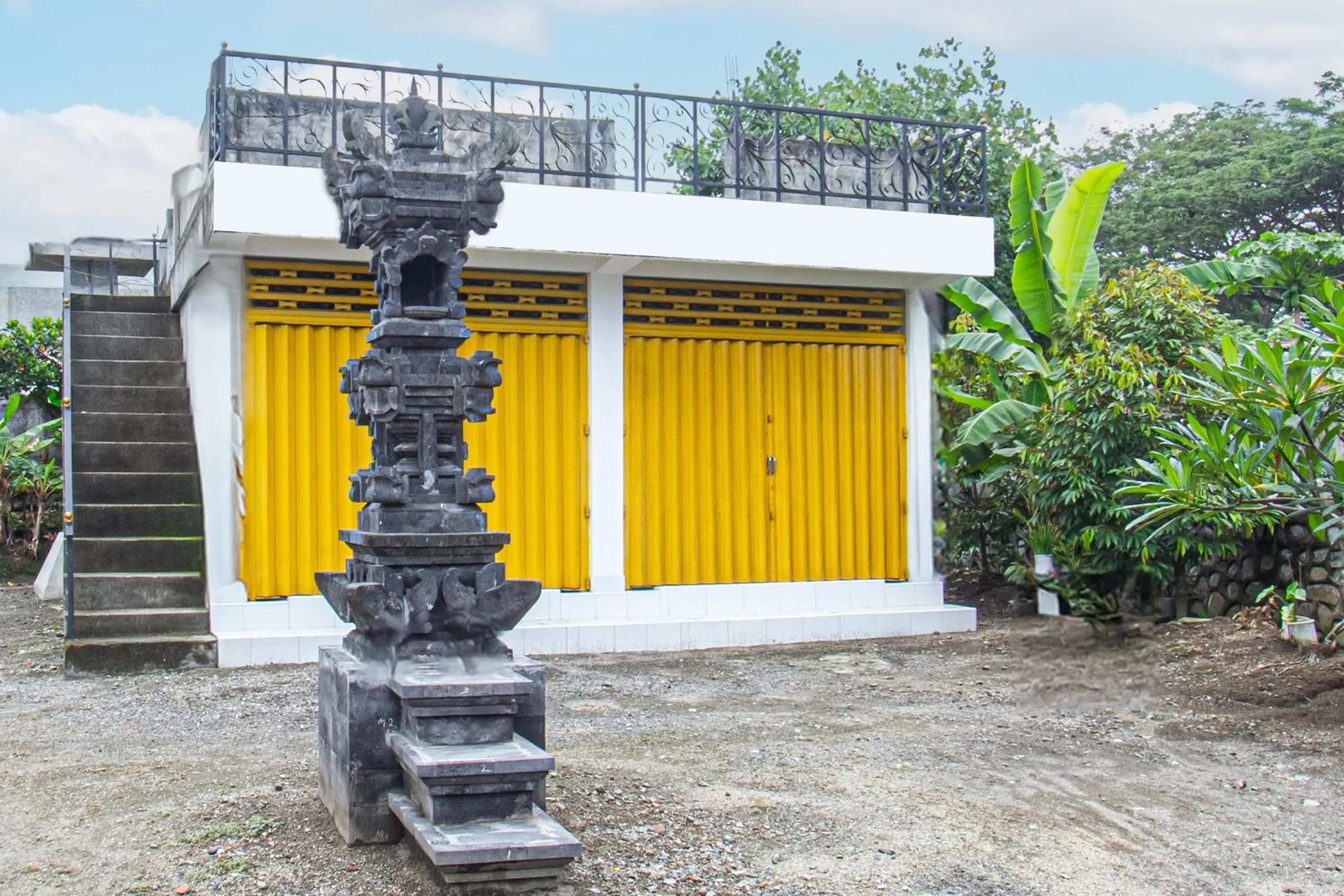 Lobby or reception in Hotel O Penginapan Mekar Sari Near PT. Lombok Menara Energygas