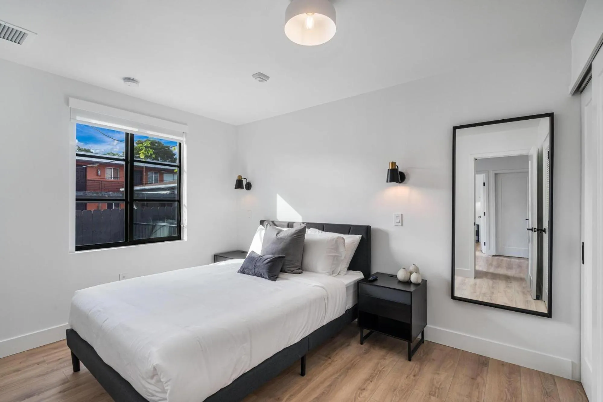 Bed in Lux Retreat By Renzzi