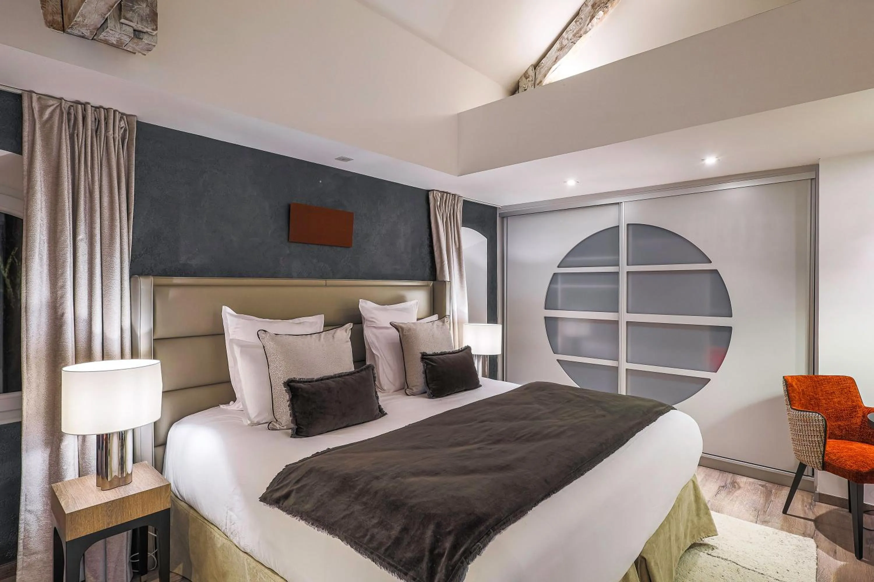 Bed in Château de Maraval