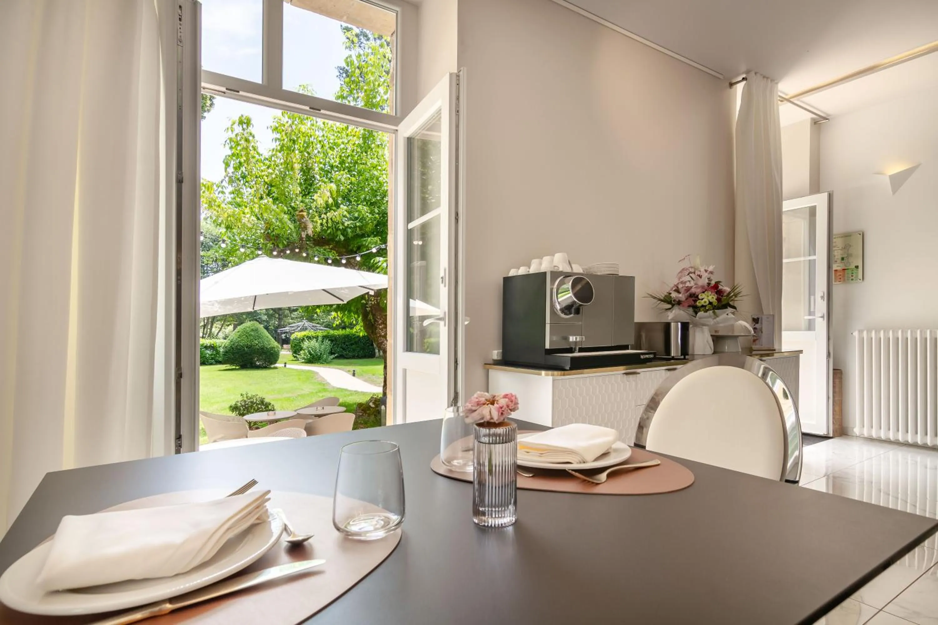 Breakfast in Château de Maraval