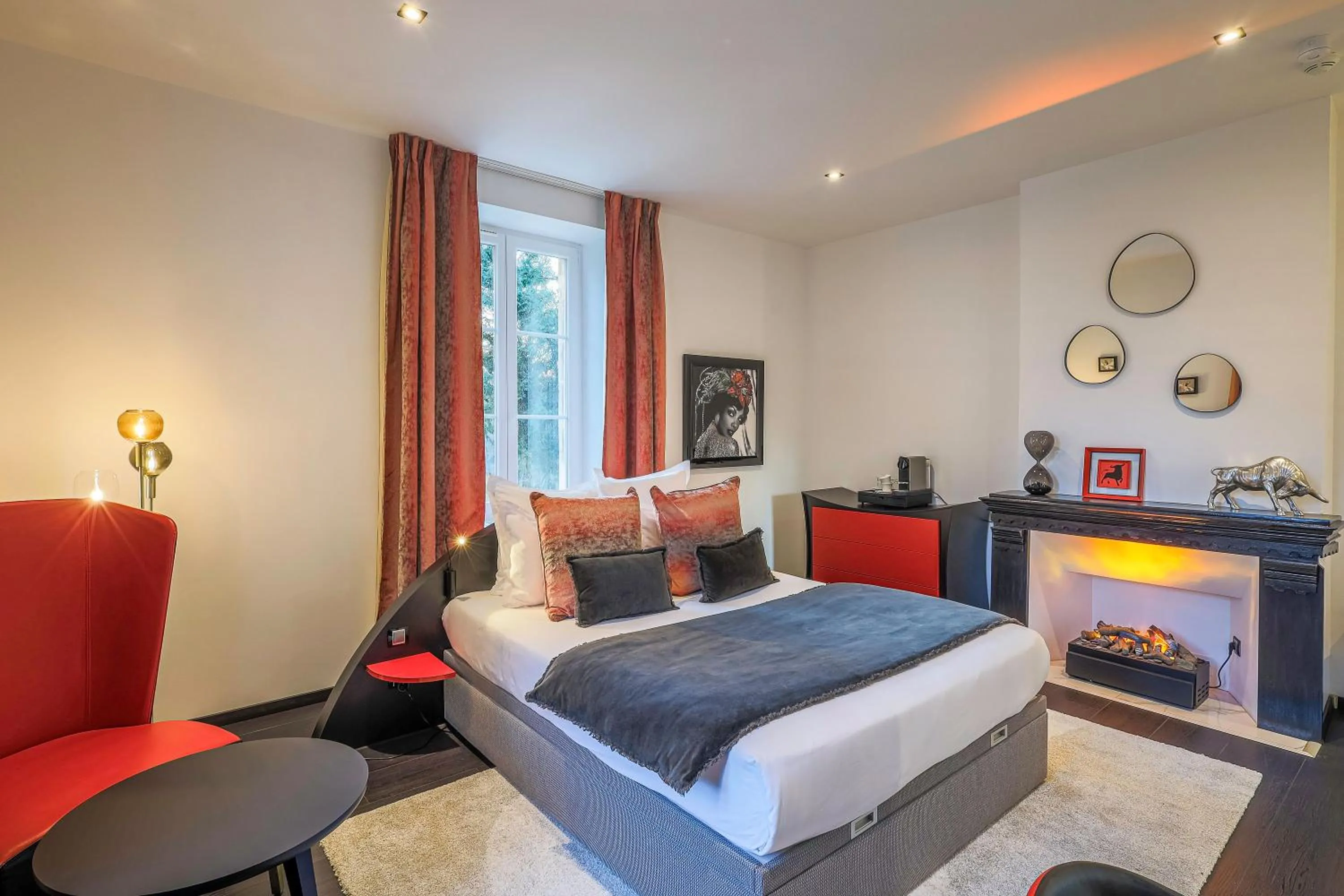 Bedroom, Bed in Château de Maraval