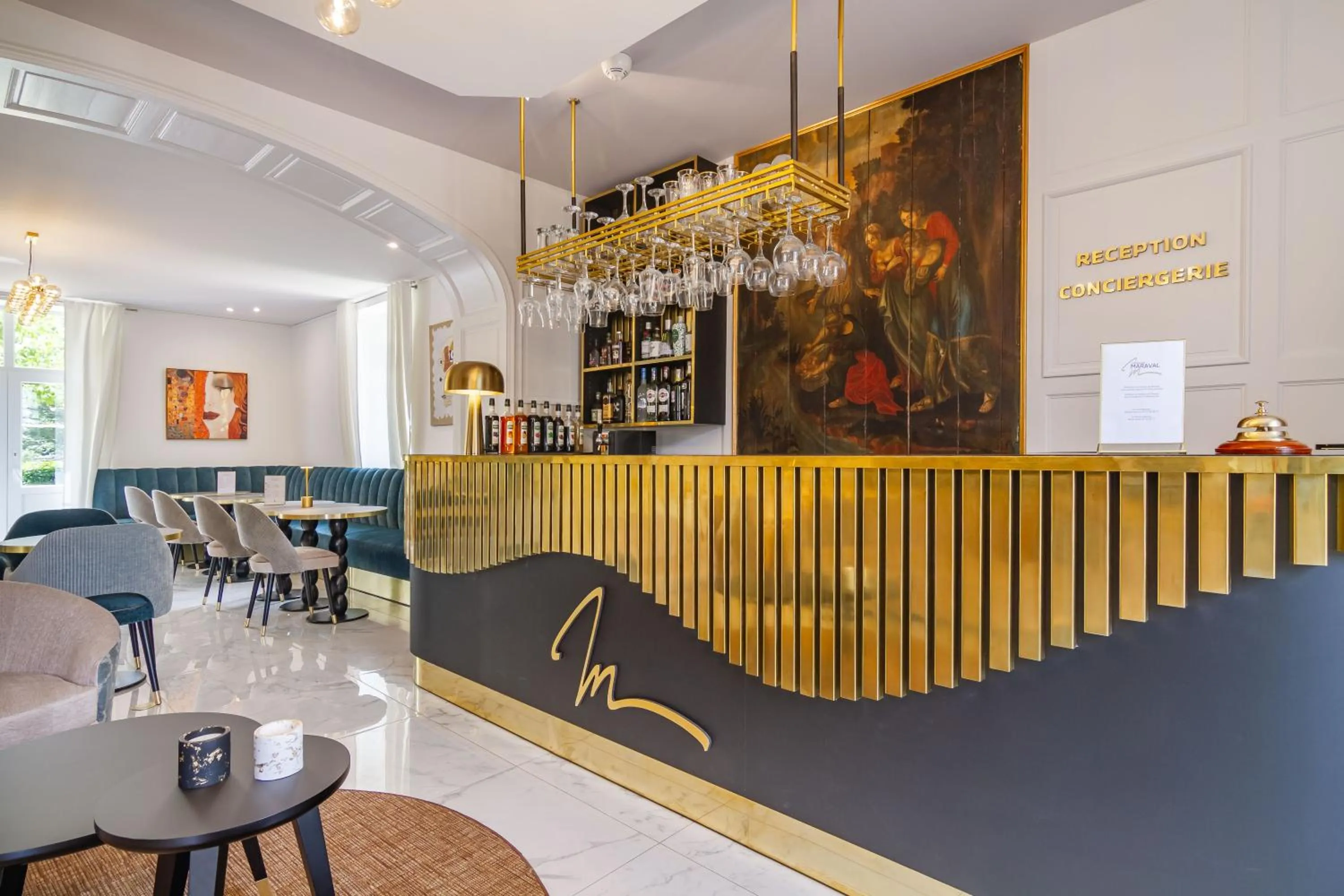 concierge in Château de Maraval