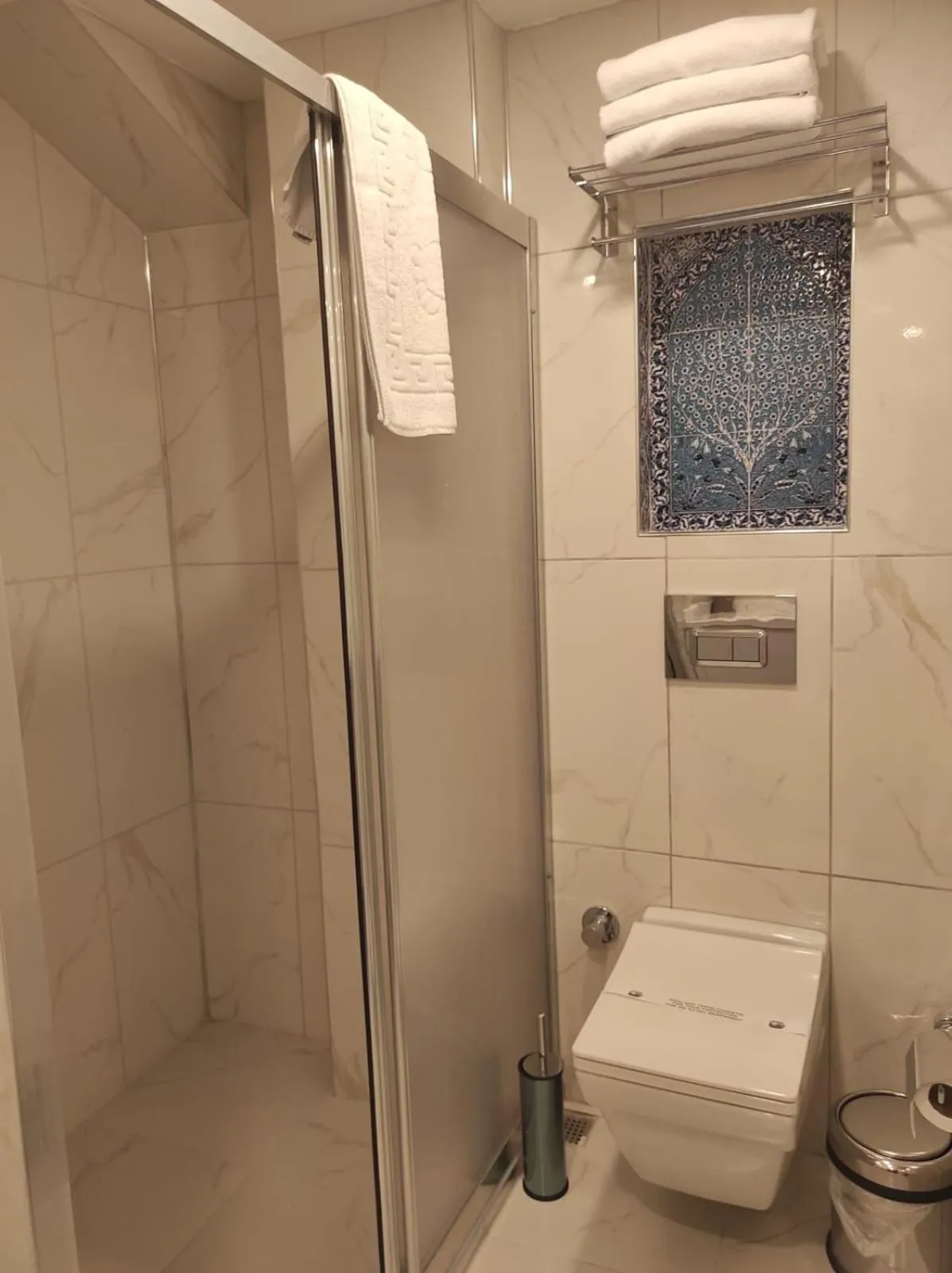 Shower in Hotel Esve Istanbul