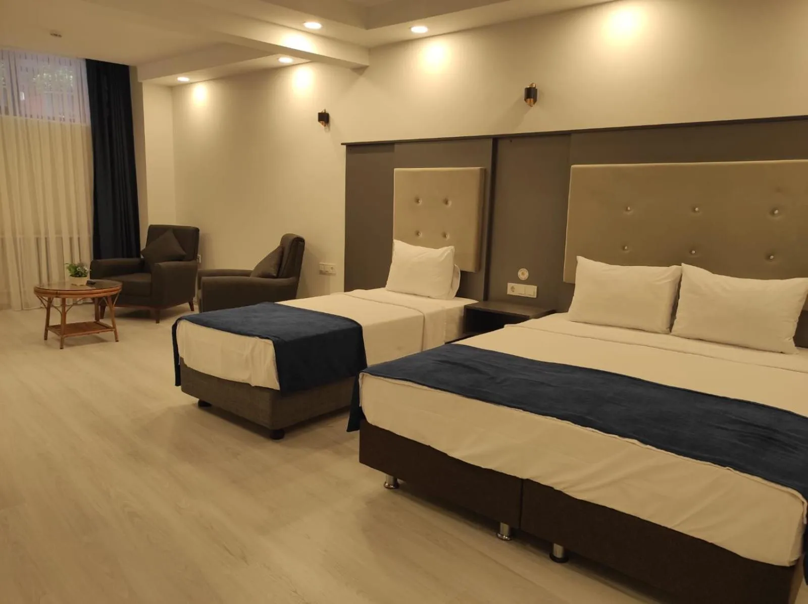 Photo of the whole room, Bed in Hotel Esve Istanbul