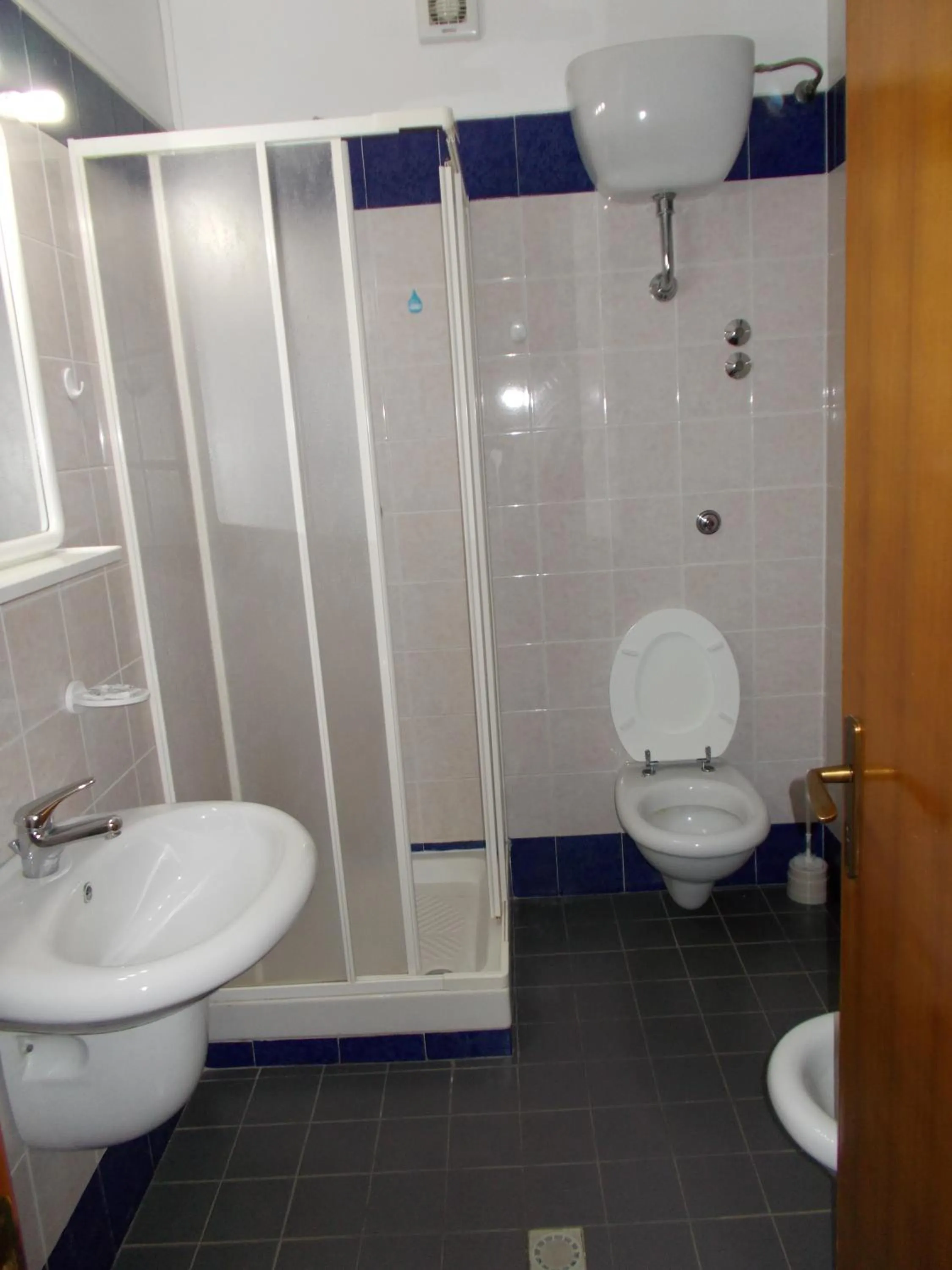 Bathroom in Hotel Maremonti