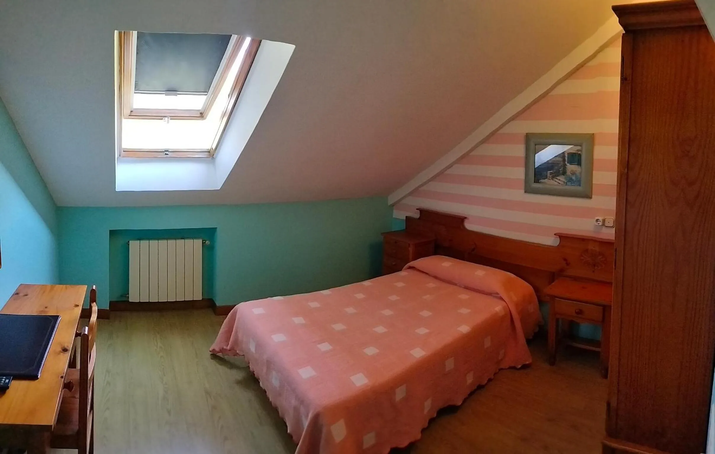 Photo of the whole room, Bed in Hotel Capellan