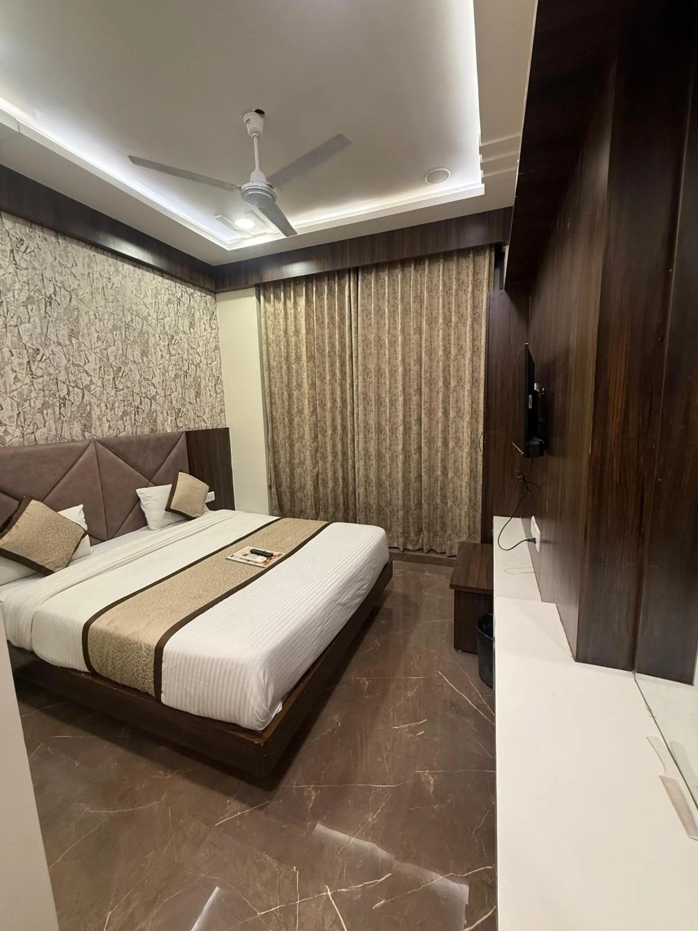 Bed in Hotel Krish villa