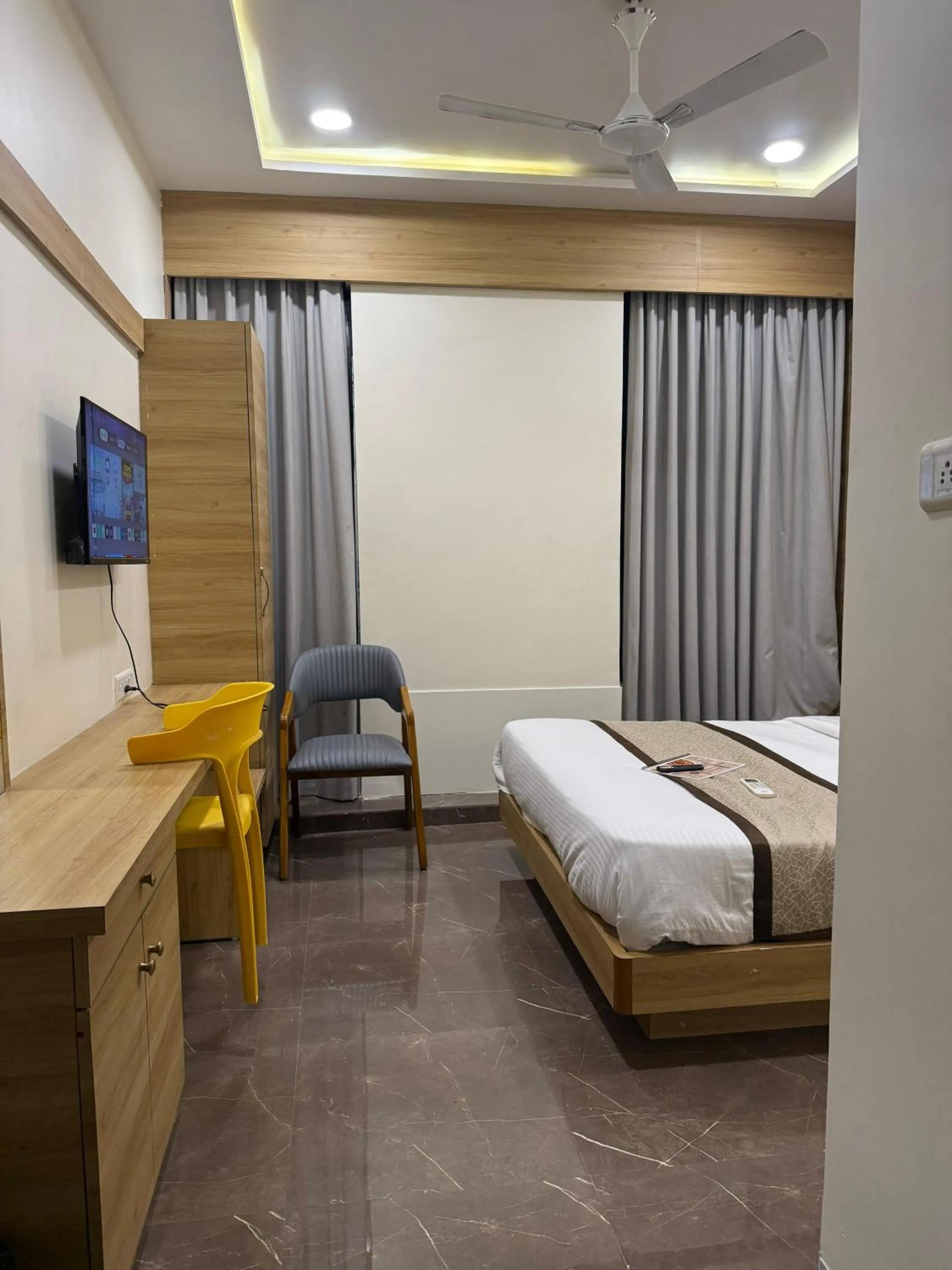 Bed in Hotel Krish villa