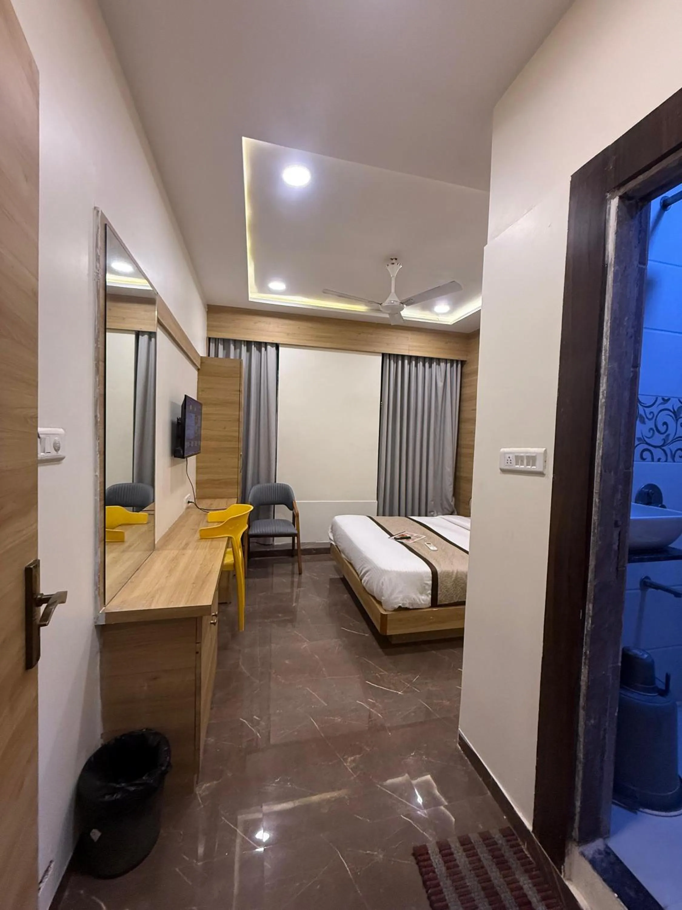 Bed in Hotel Krish villa