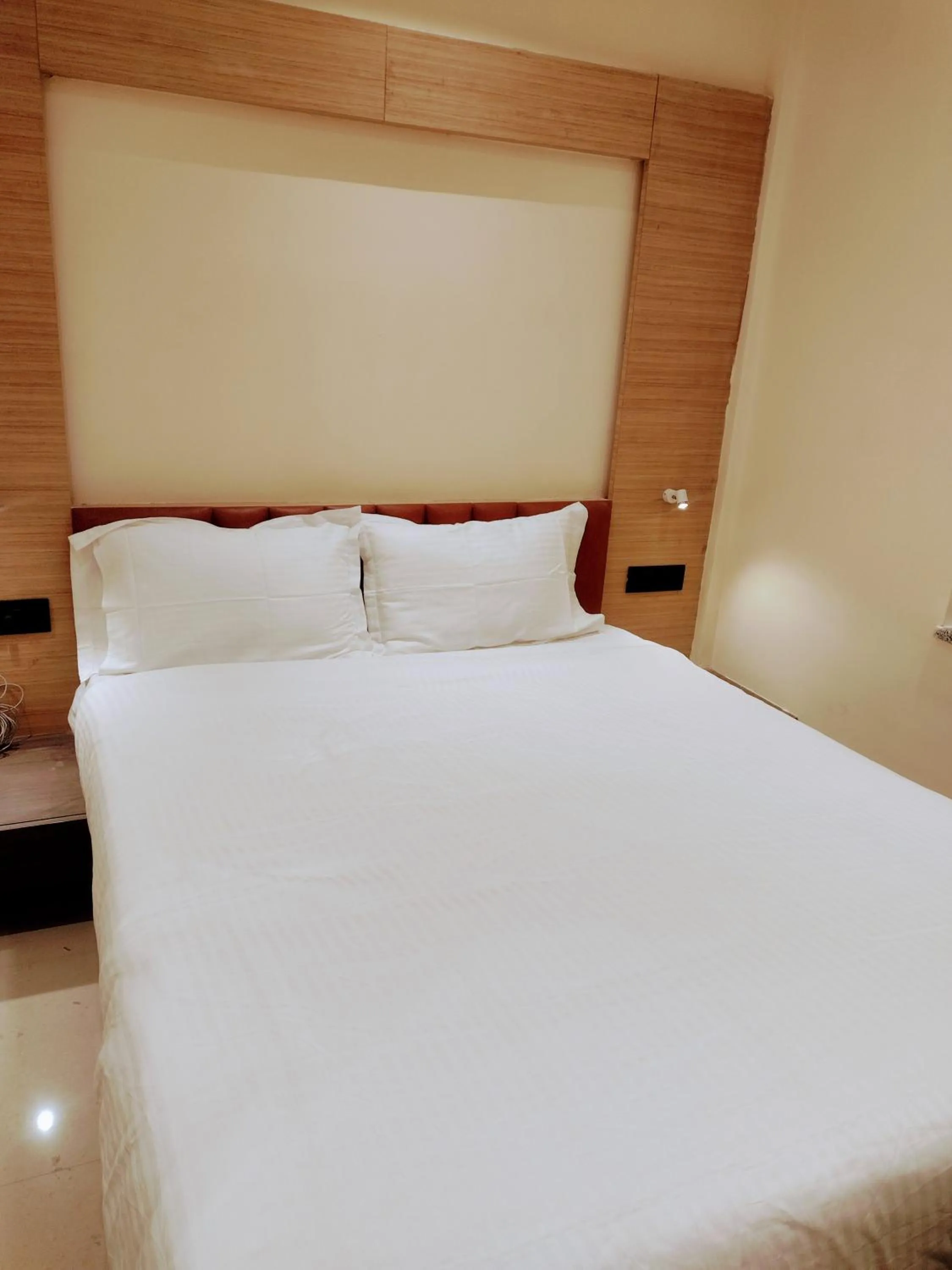 Bedroom, Bed in HOTEL SKYKING