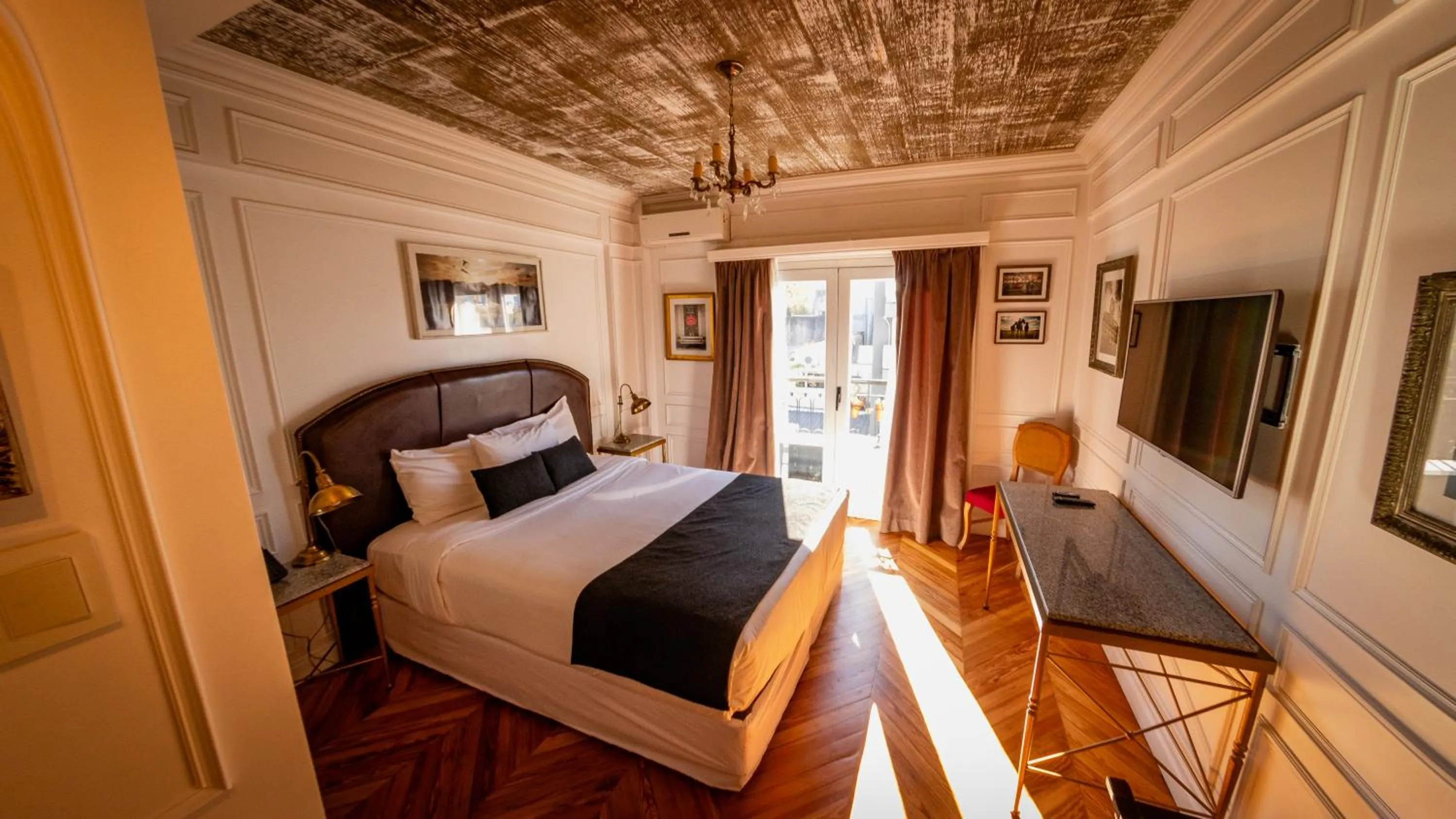 Photo of the whole room, Bed in Hotel Clasico