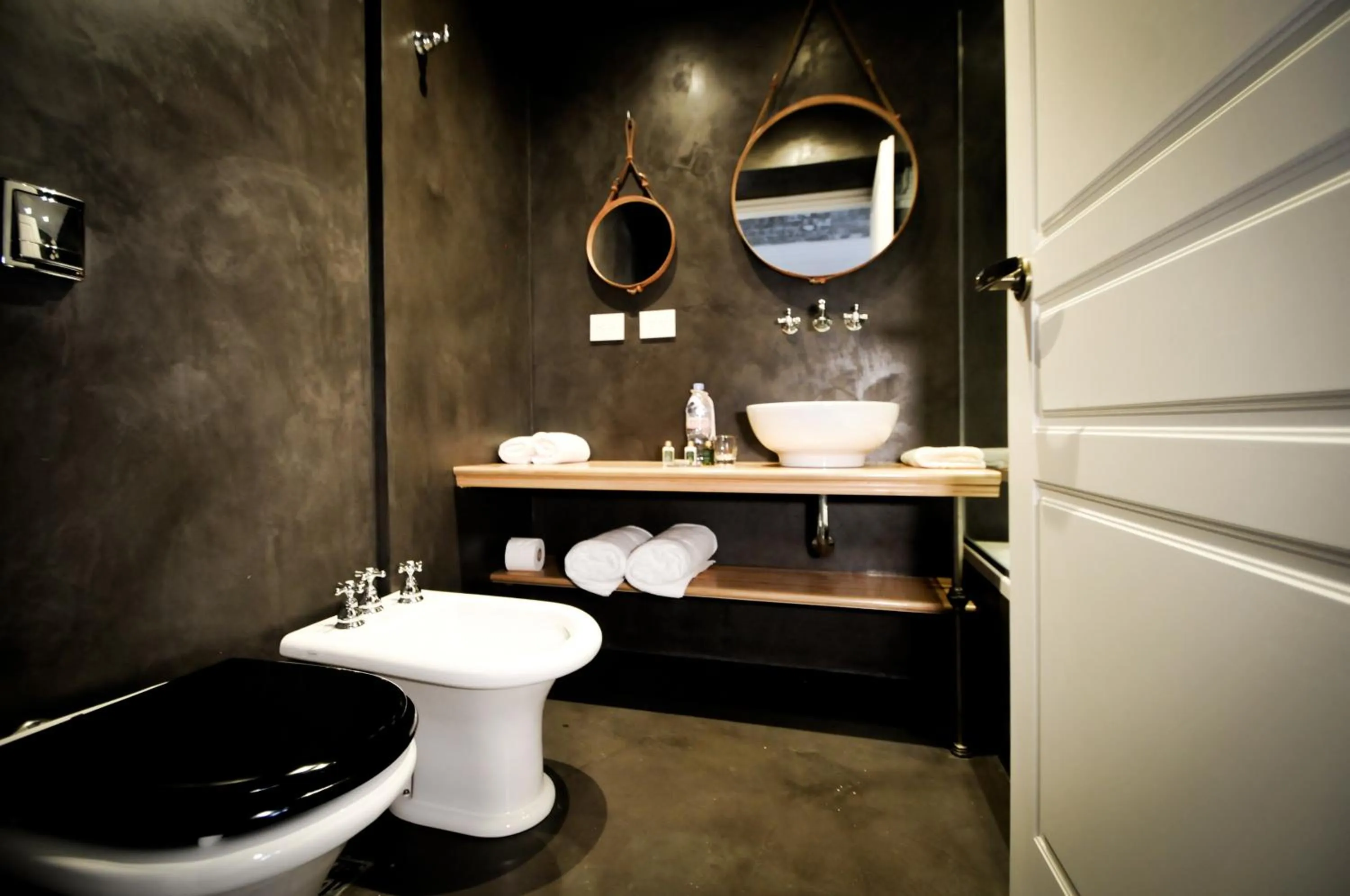 Toilet in Hotel Clasico