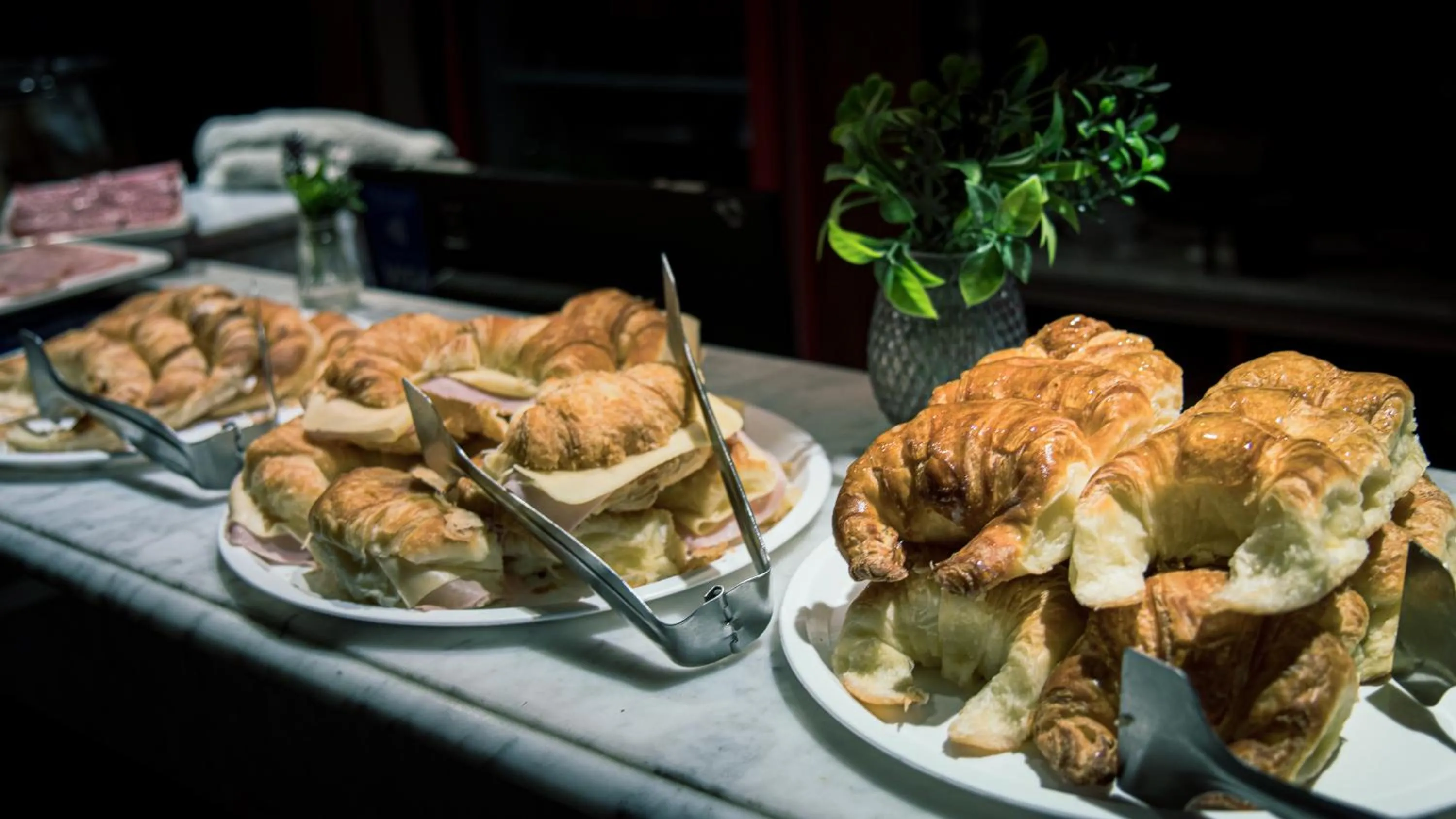 Buffet breakfast in Hotel Clasico