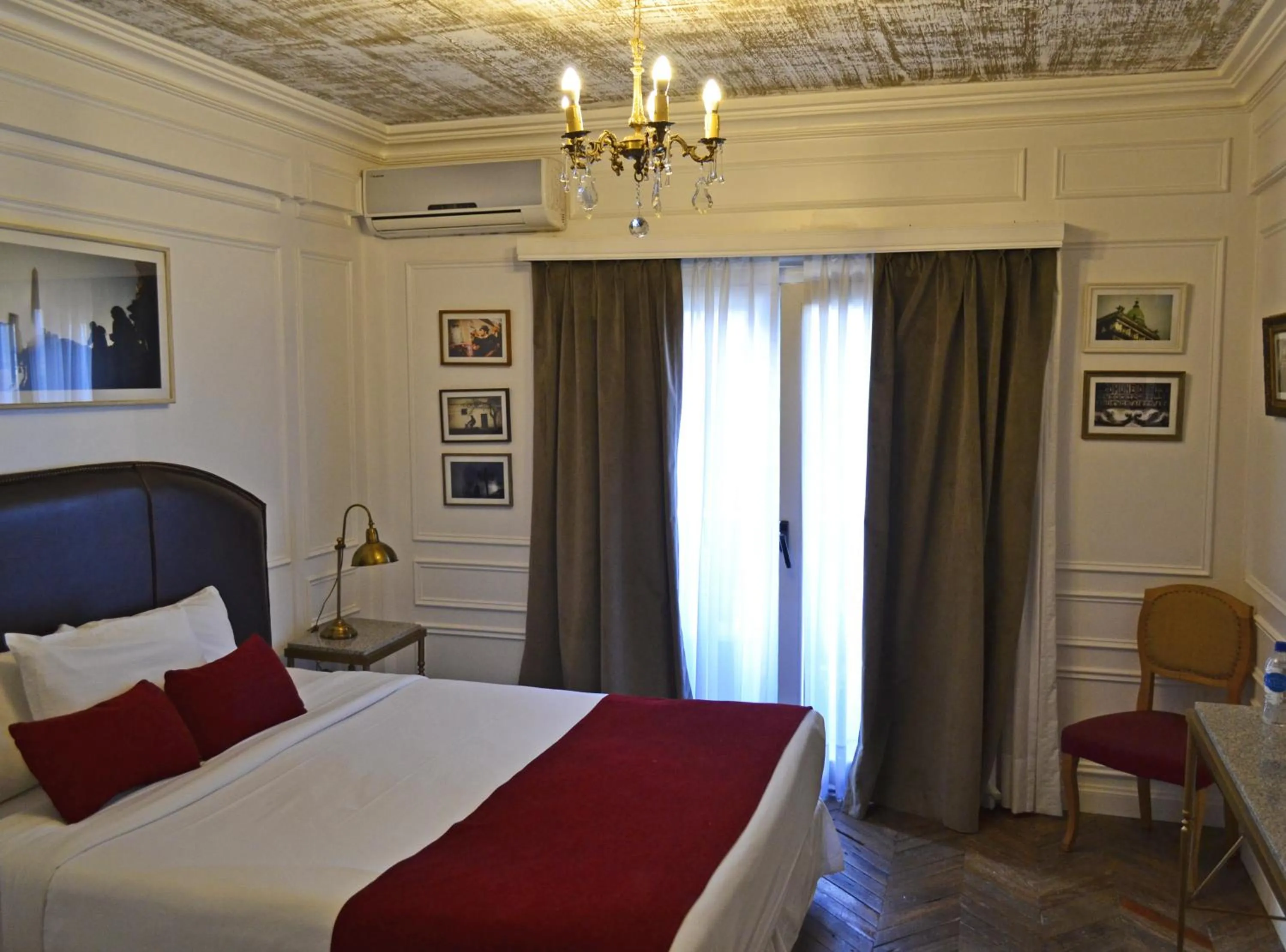 Bedroom, Bed in Hotel Clasico