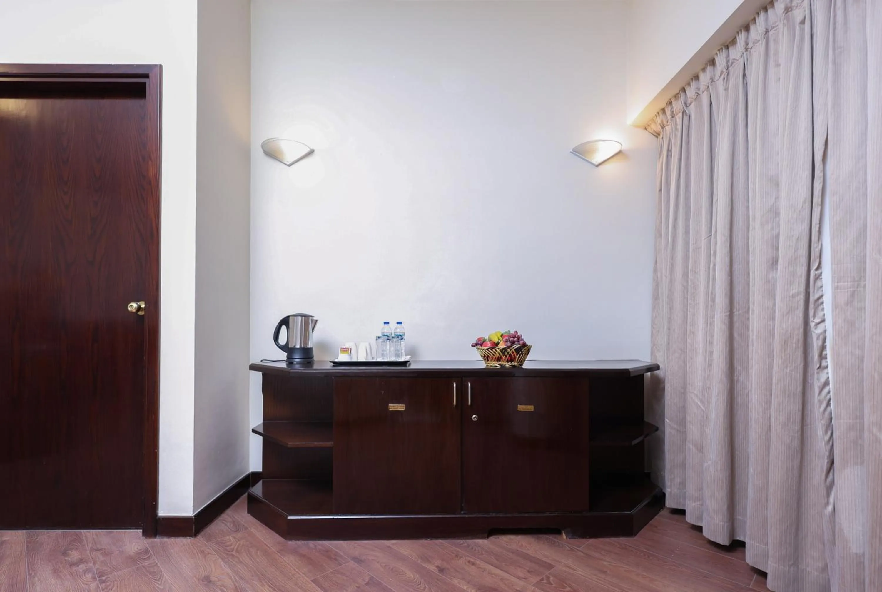 hair dresser in Aavri Hotel