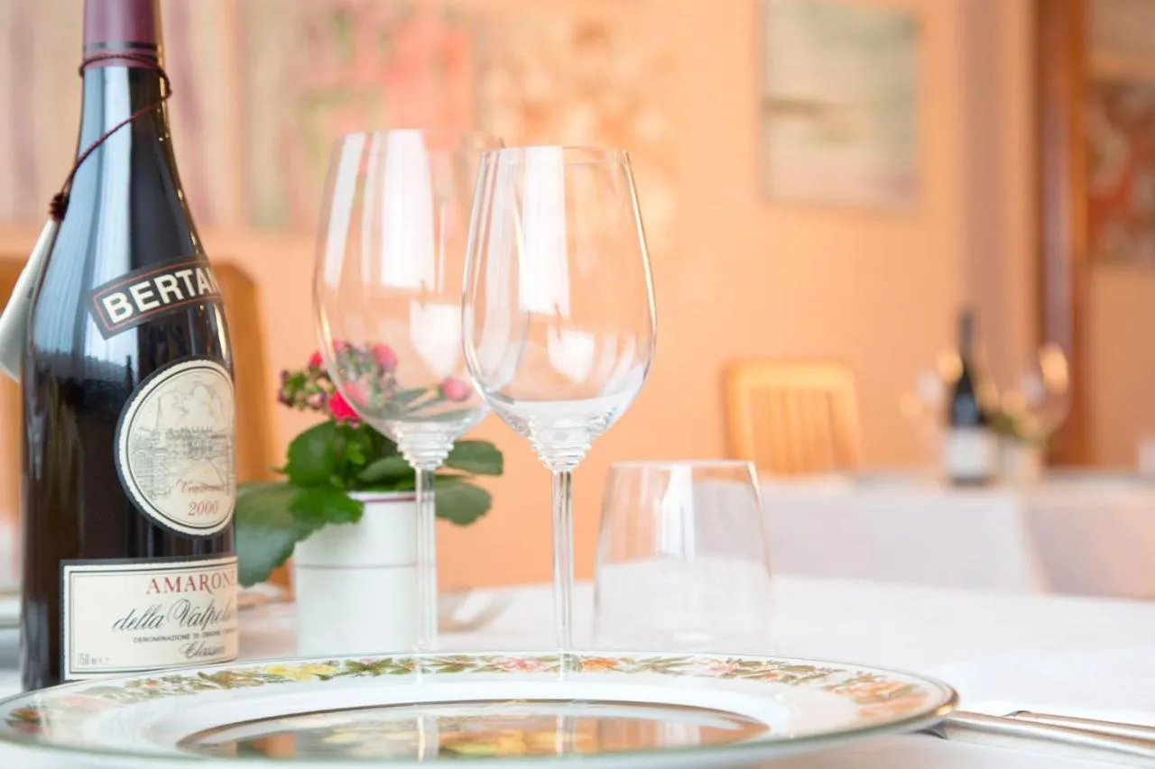 On-site shops in Hotel Ristorante SASSO