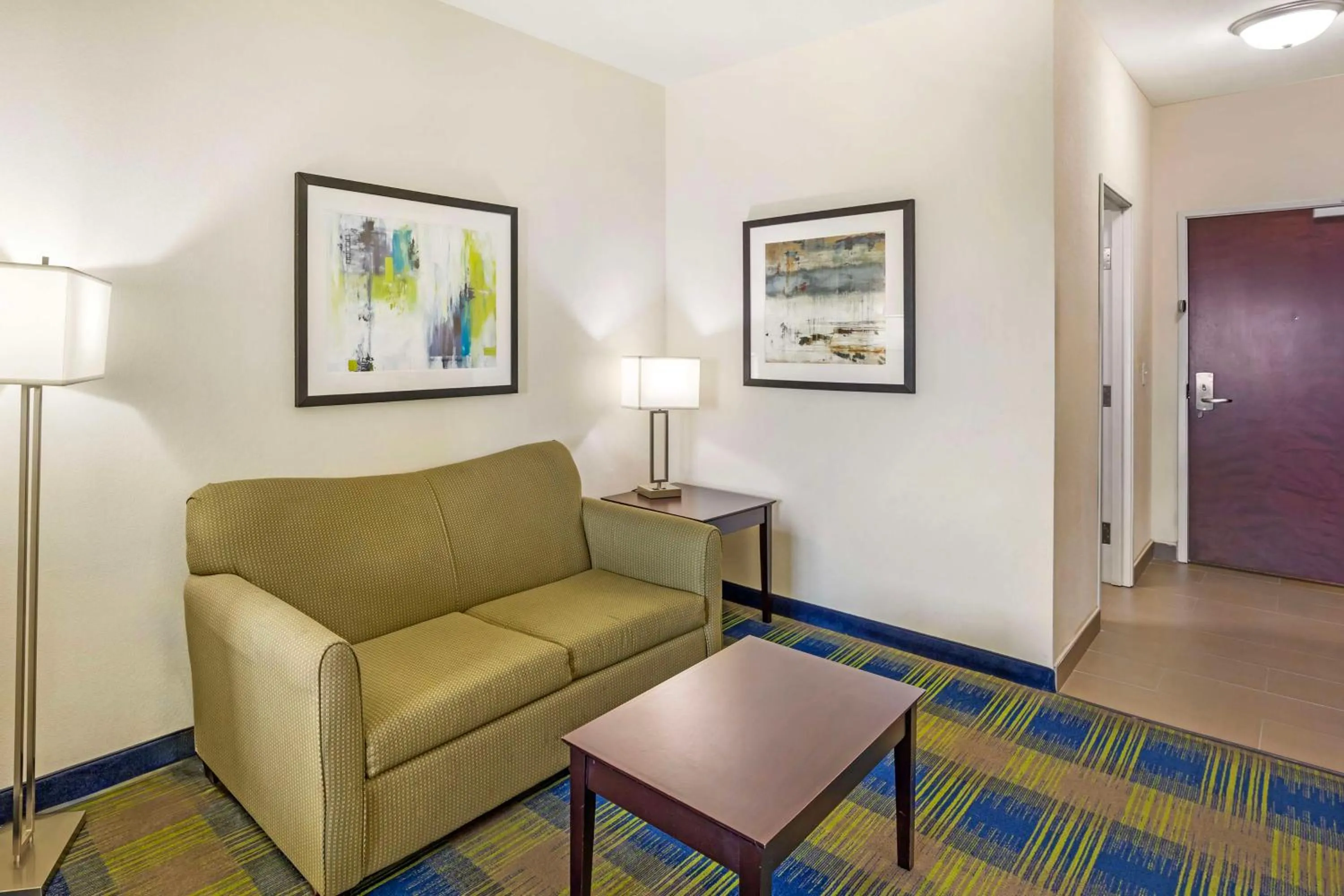 Bedroom in Best Western Plus Pratt