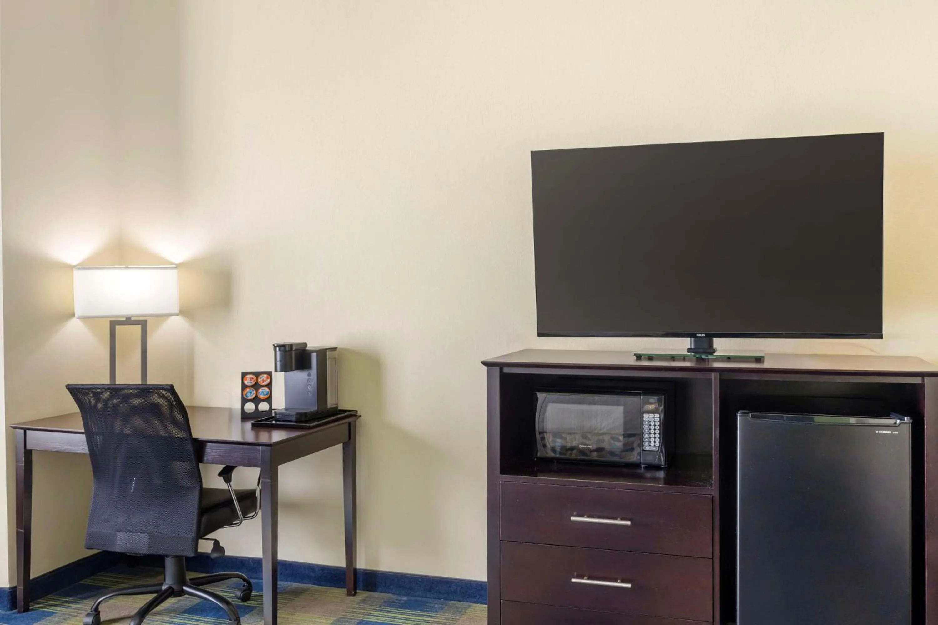 Bedroom in Best Western Plus Pratt