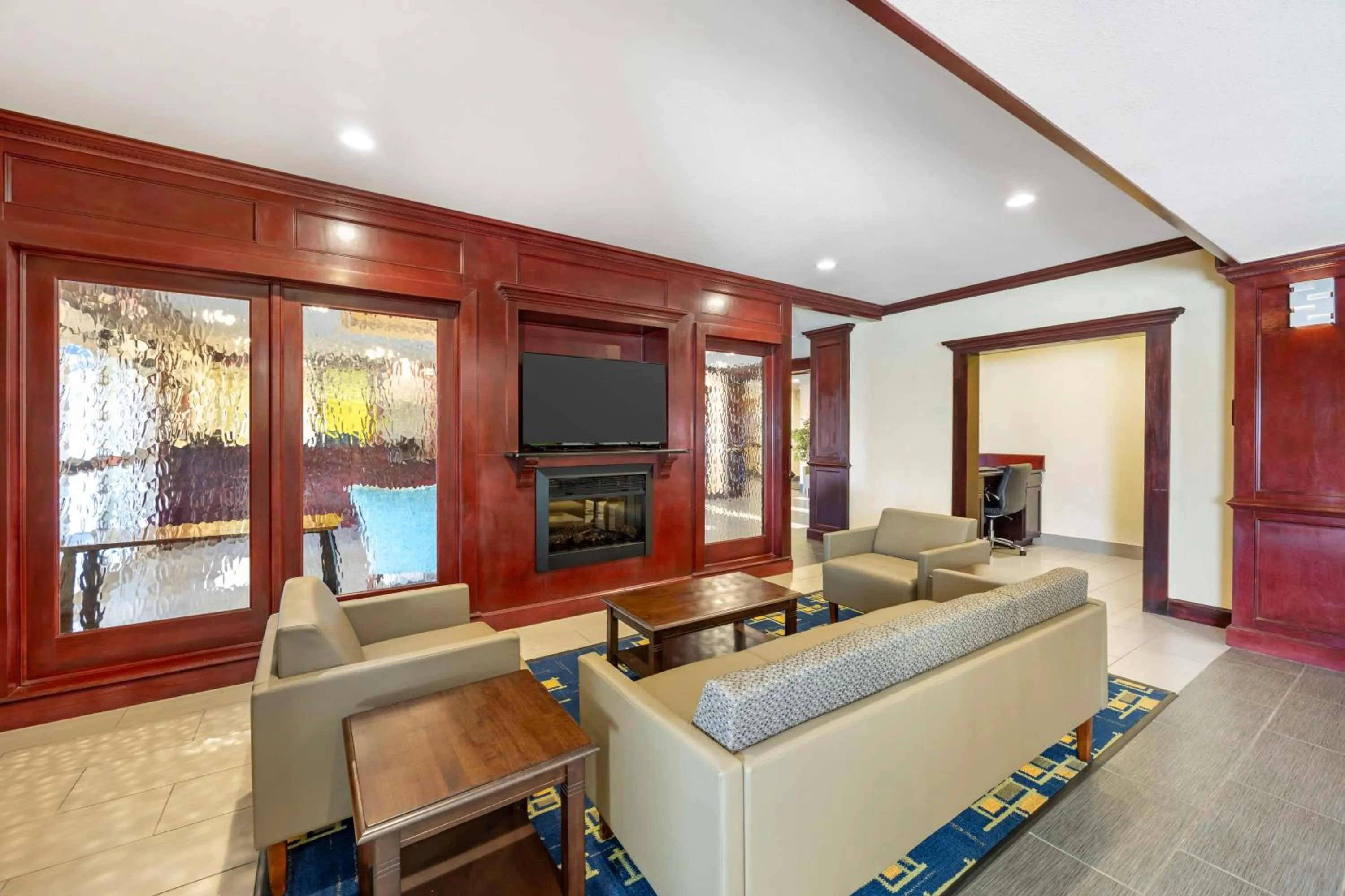 Lobby or reception in Best Western Plus Pratt