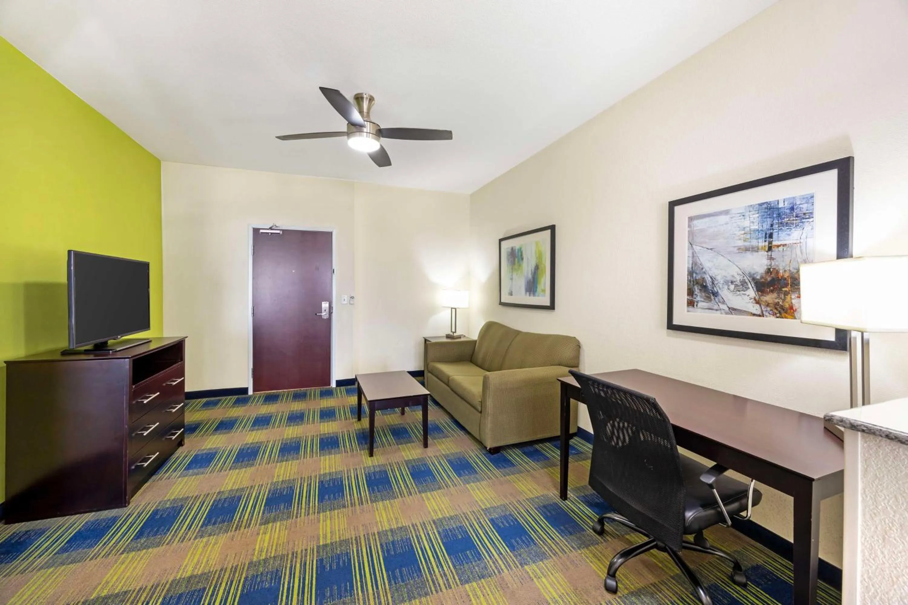 Bedroom in Best Western Plus Pratt