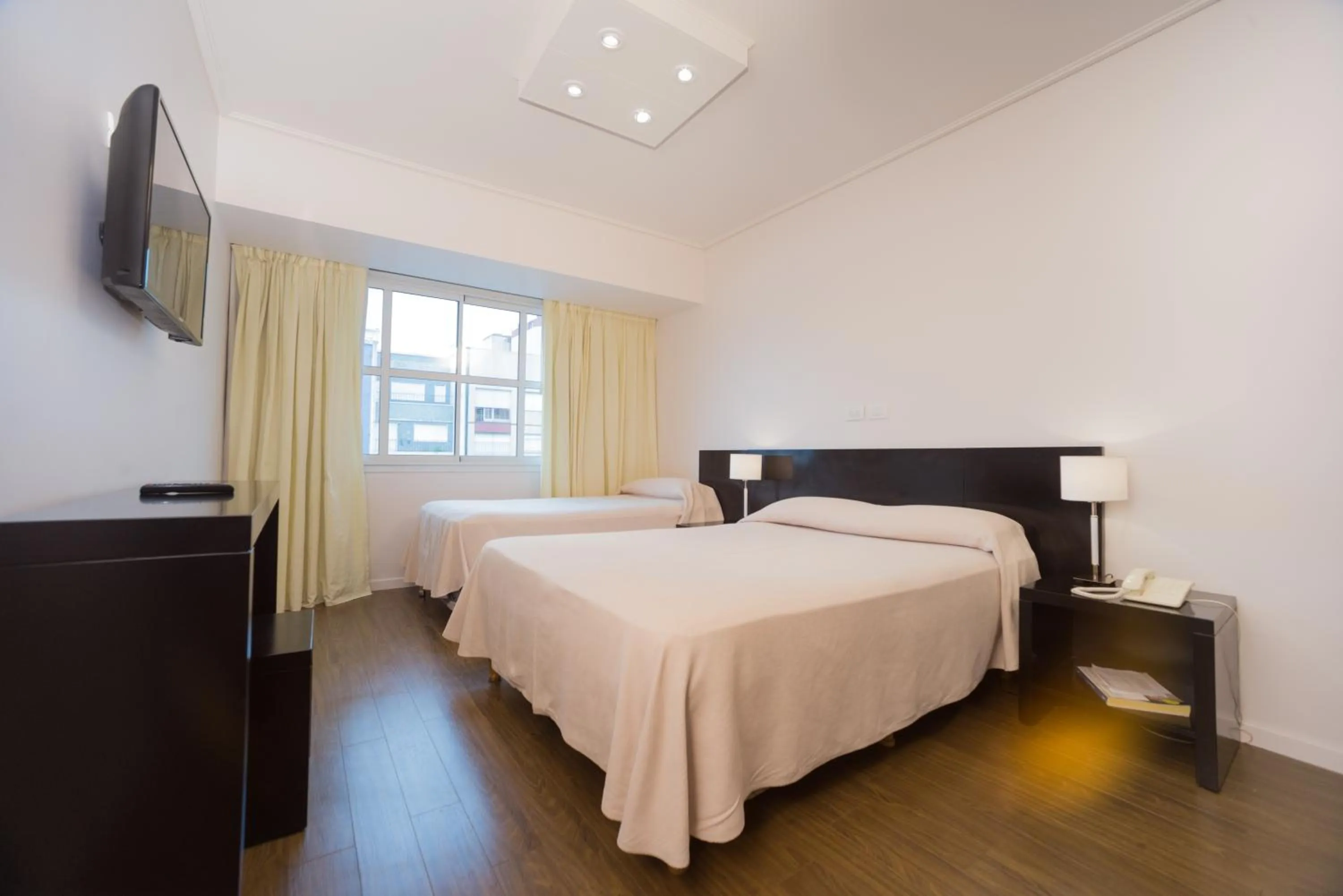 Bedroom, Bed in Hotel Versailles