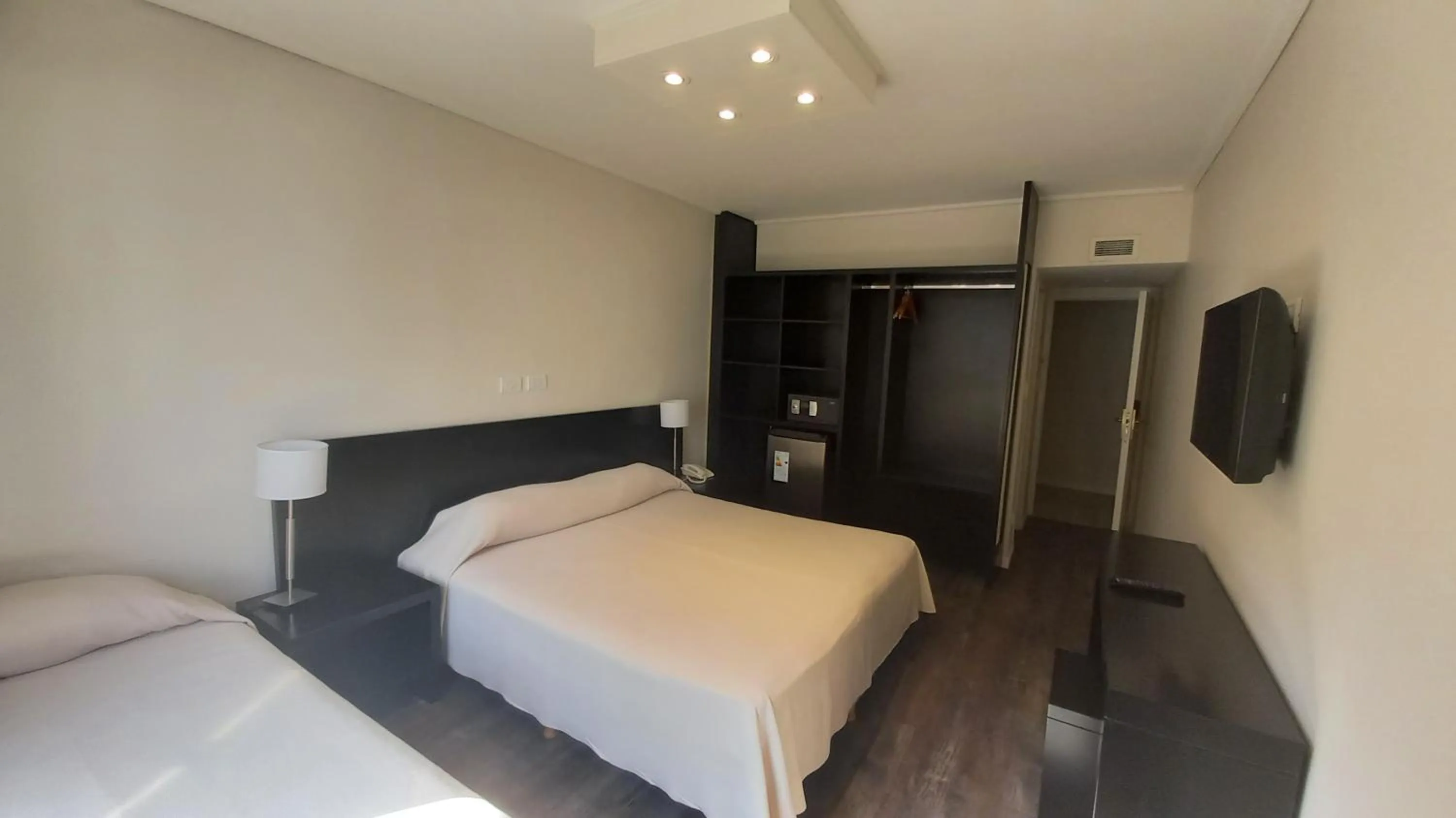 Bedroom, Bed in Hotel Versailles