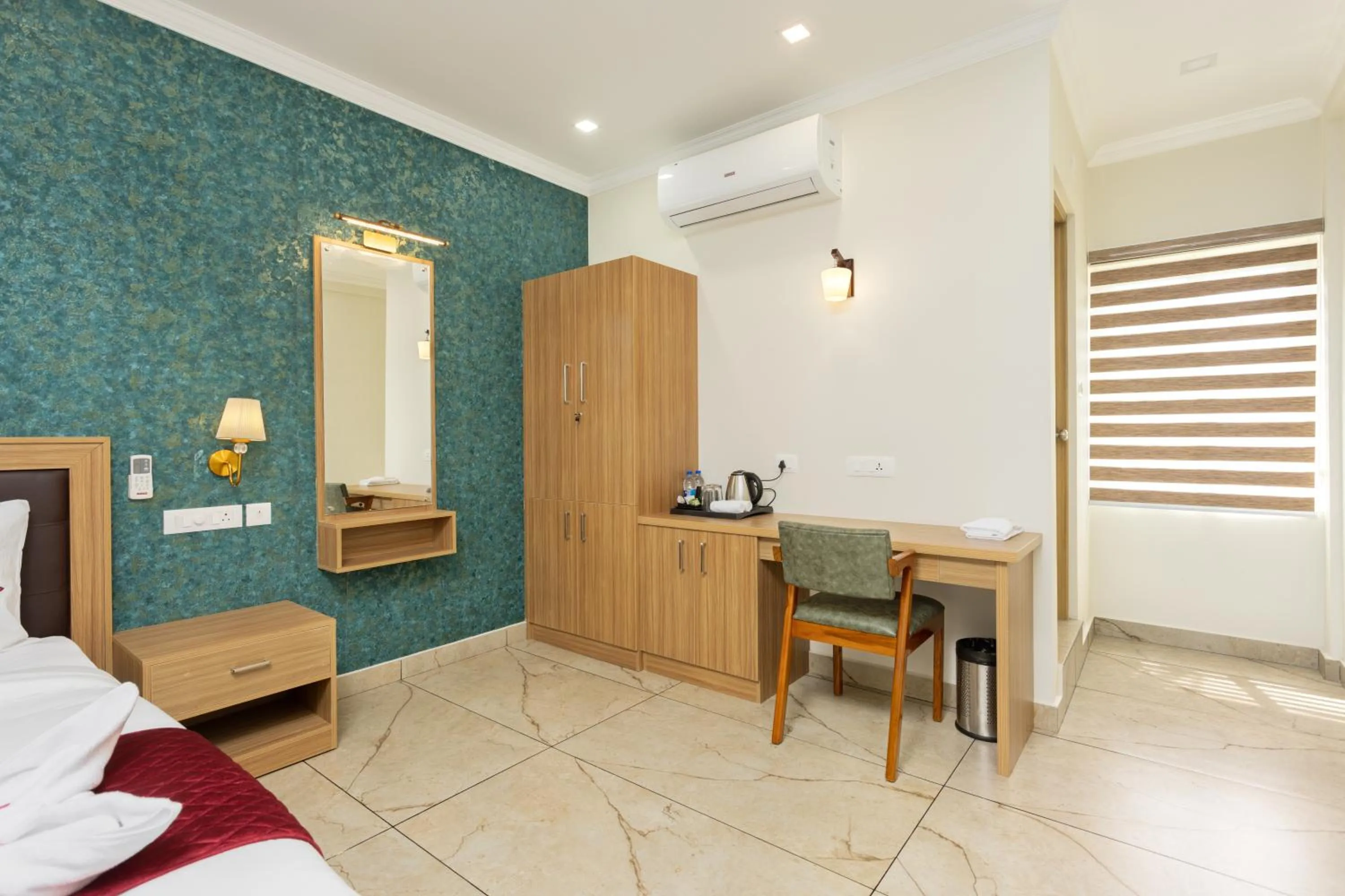 Bed in ESAA Airport Hotel