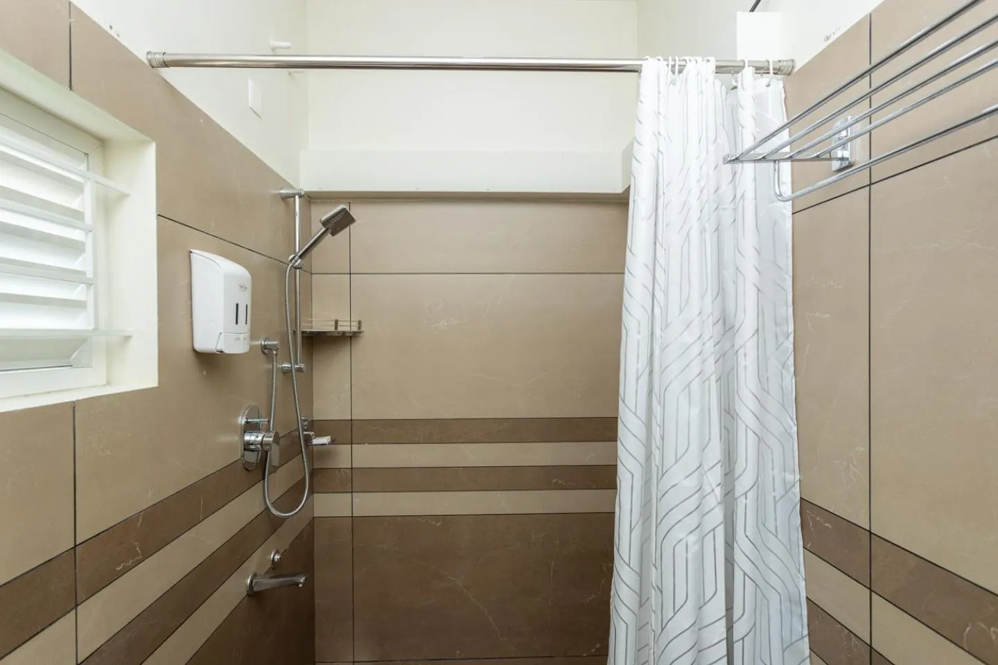 Shower in ESAA Airport Hotel