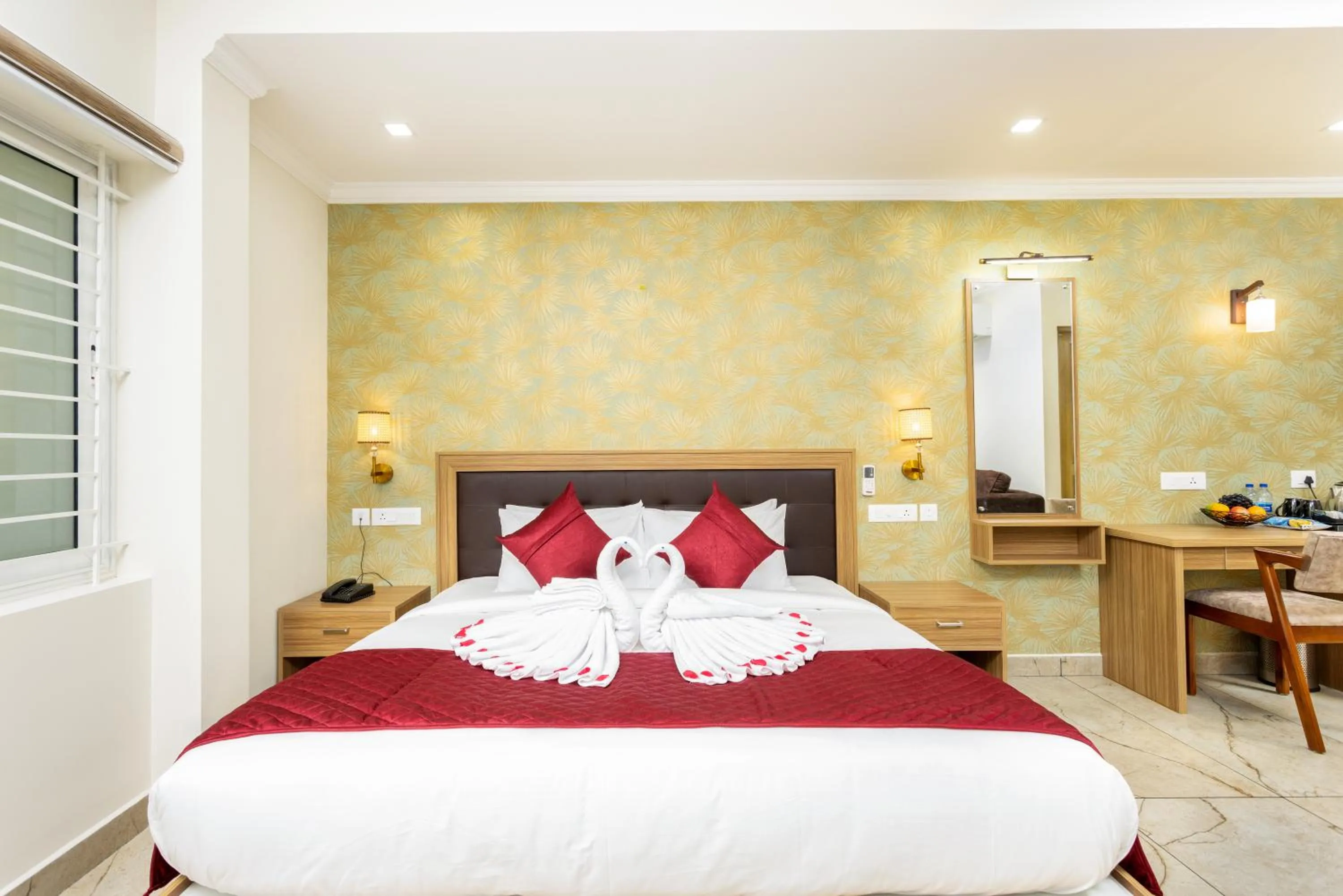 Bed in ESAA Airport Hotel