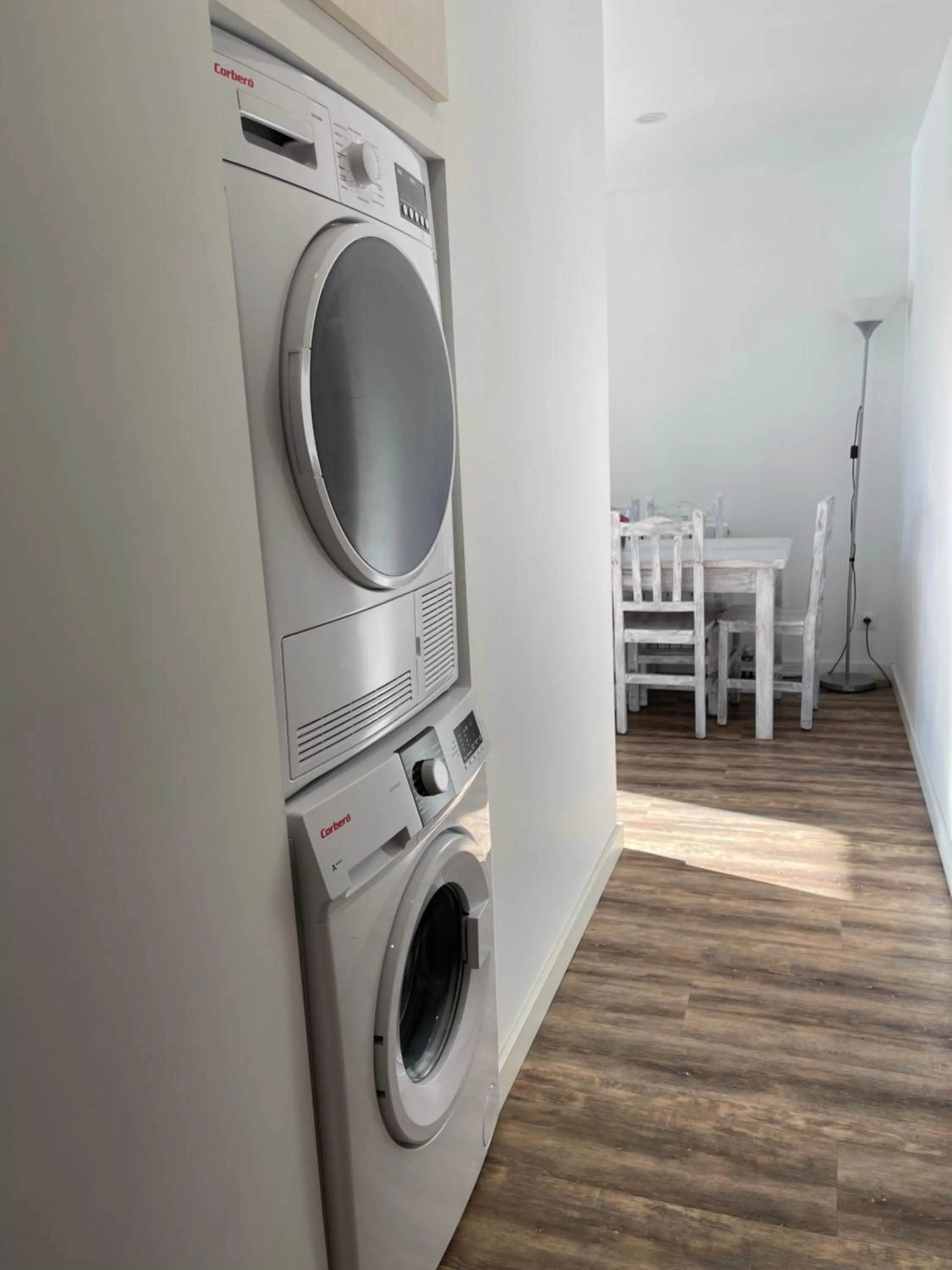 washing machine in Aparthotel Sant Andreu