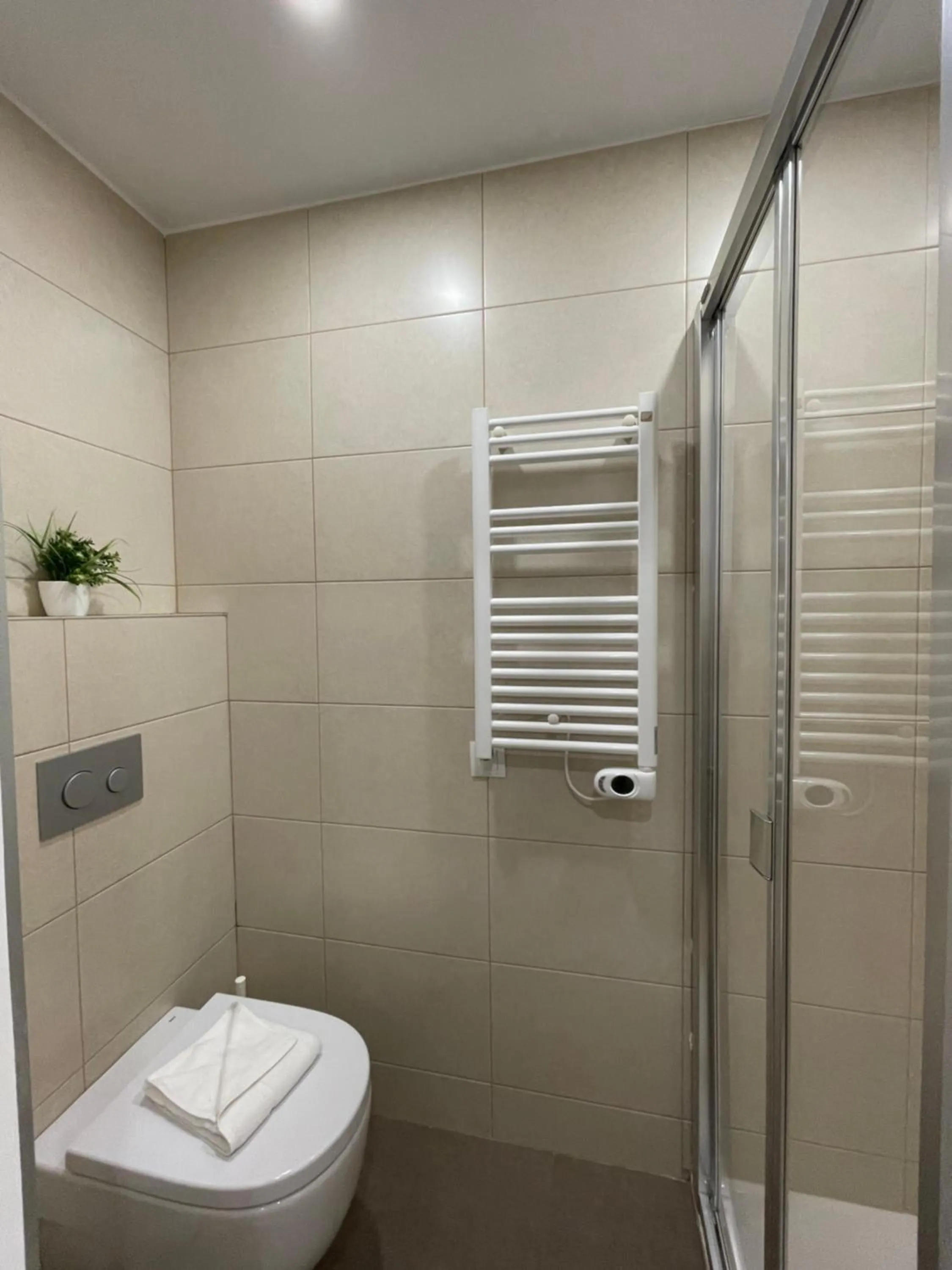 Shower in Aparthotel Sant Andreu